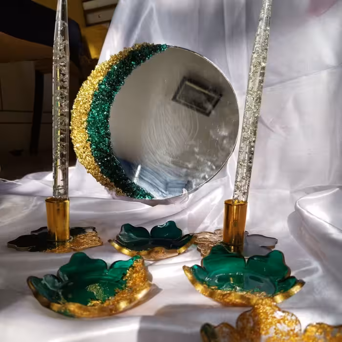 سرویس هفت سین شامل 6عدد کاسه و دوعدد شمعدان و یک عدد آیینه 25 سانتی