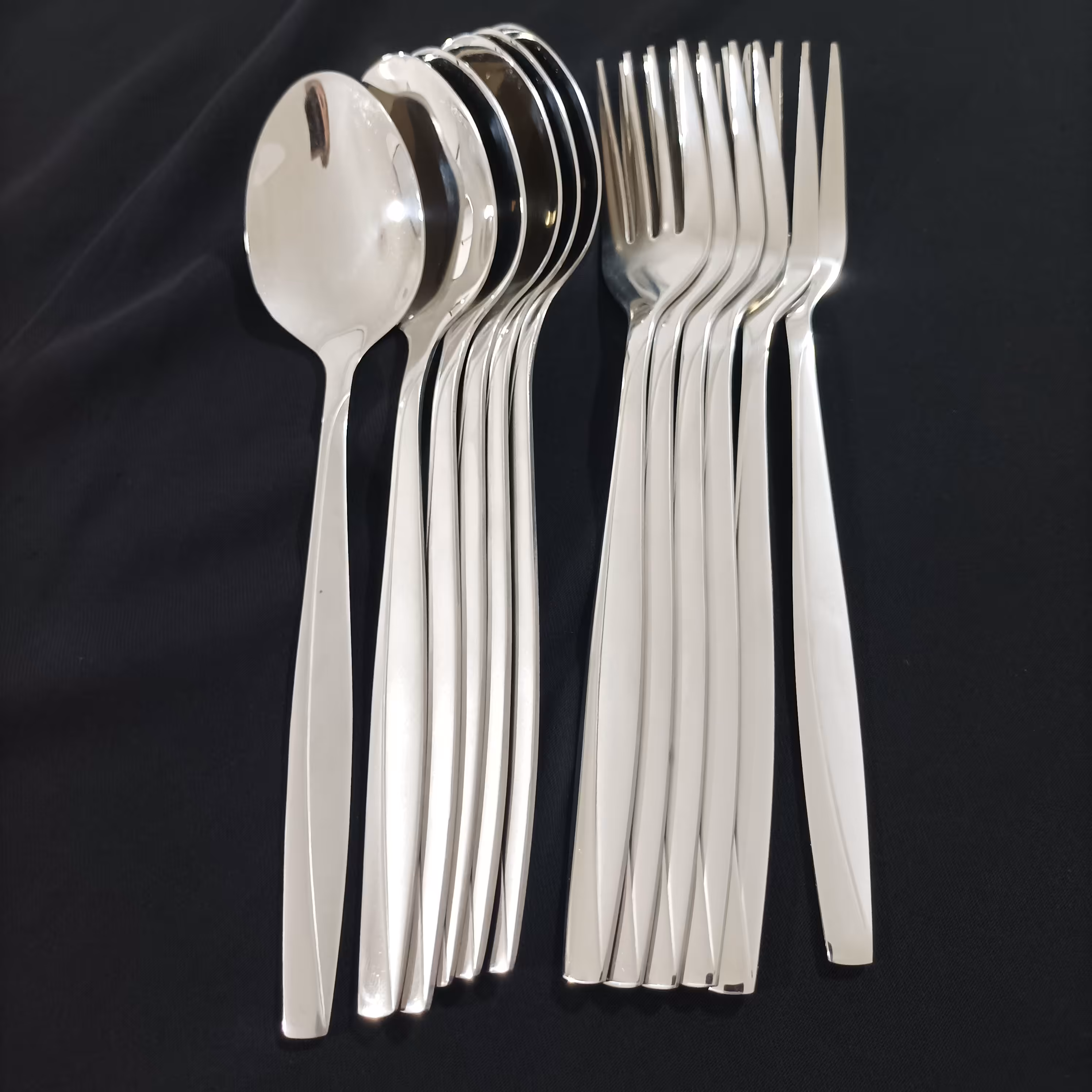  ست 12عددی قاشق چنگال یونیک جعبه بنفش 6قاشق 6 چنگال استیل  وزن سنگین  استیل ضد زنگ