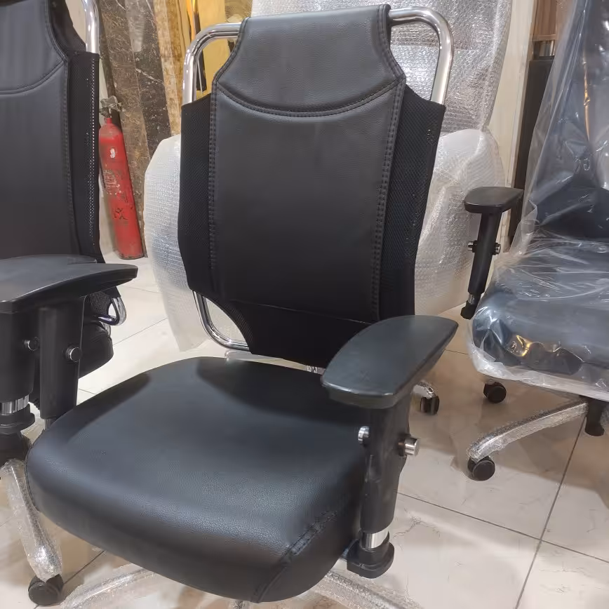 صندلی کارمندی  712 با دسته ی تنظیمی  ارسال با باربری و هزینه ارسال بصورت پس کرایه به عهده مشتری میباشد 