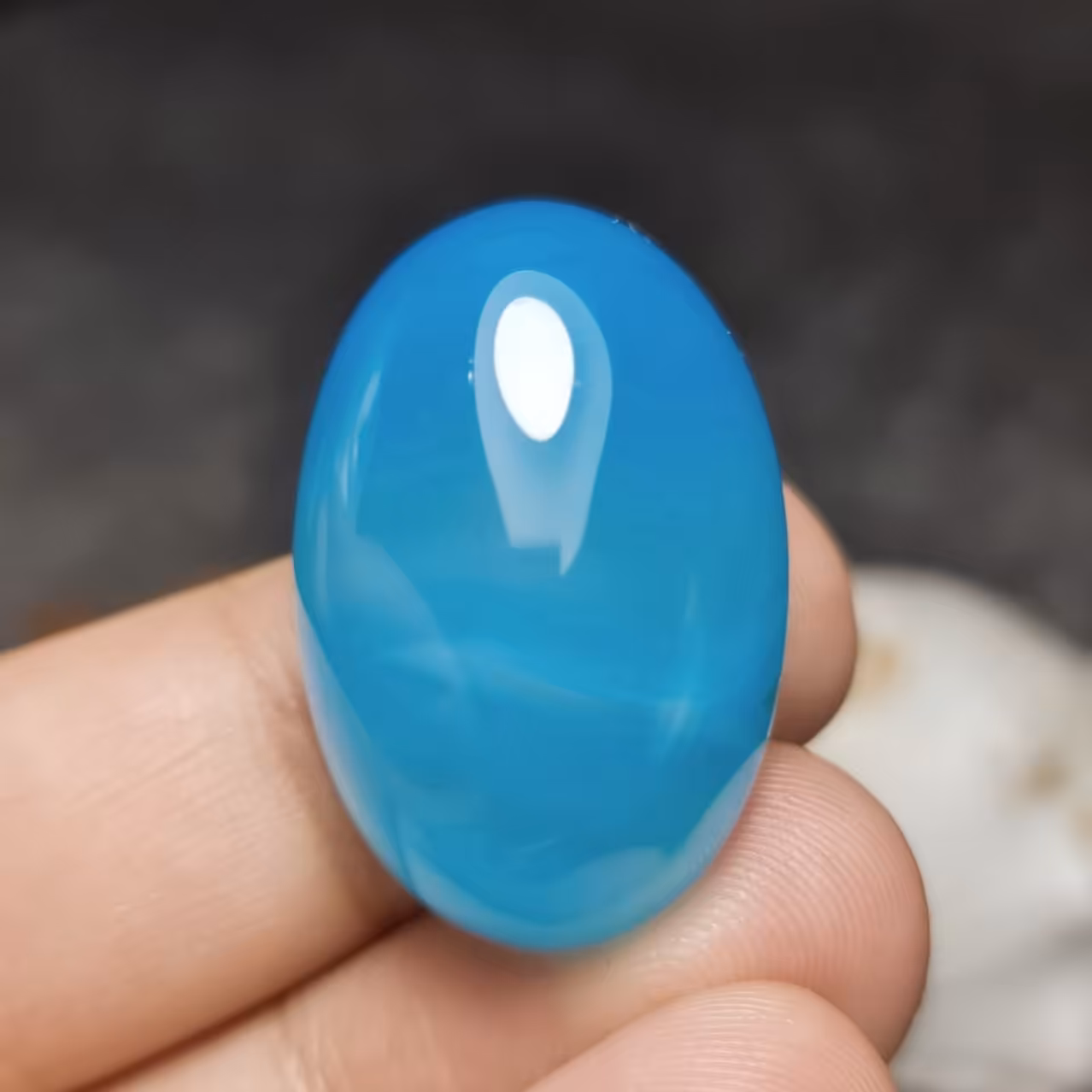  نگین درشت فوق العاده زیبای سنگ عقیق آبی خوش رنگ اصل معدنی
کد 28091