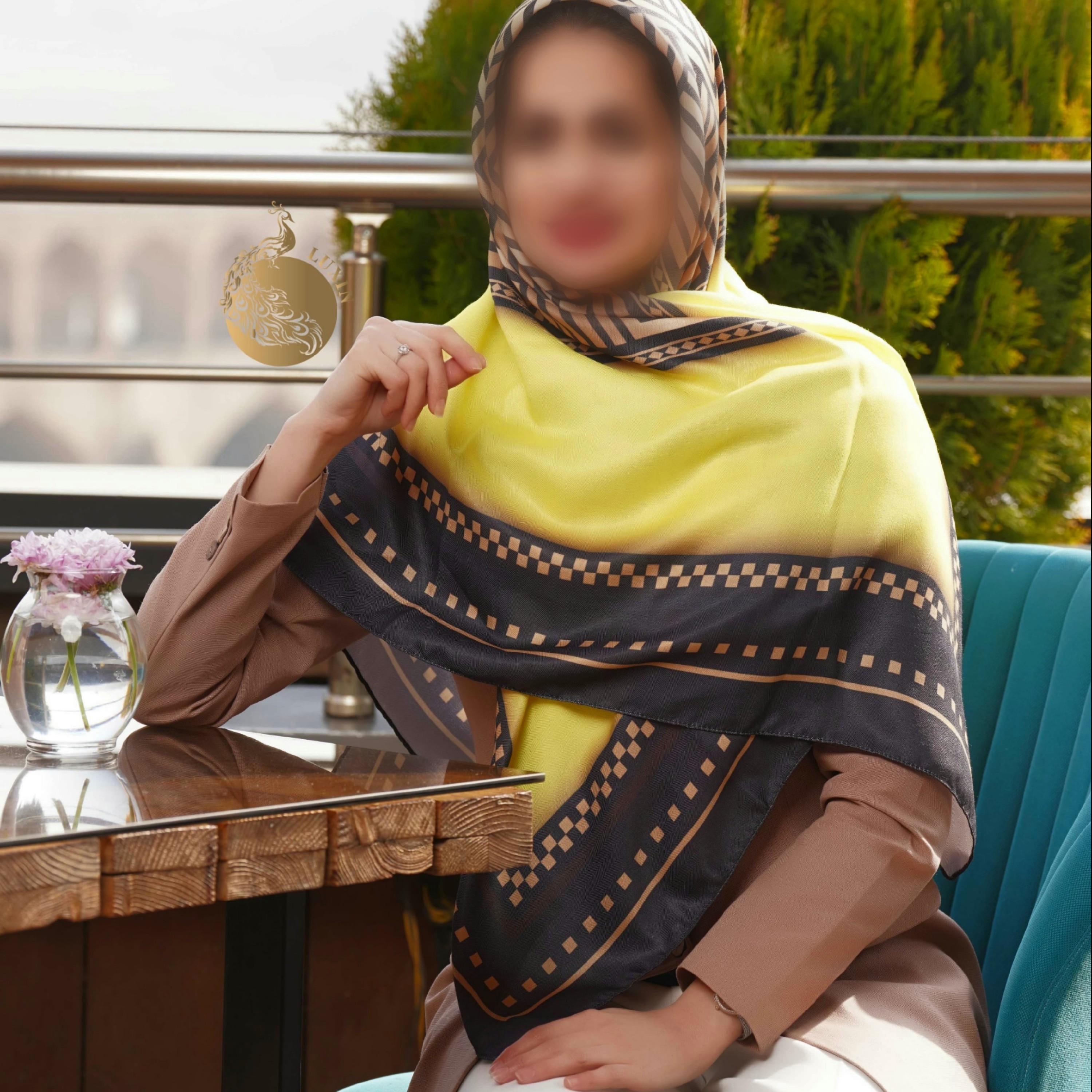 روسری زرد مشکی