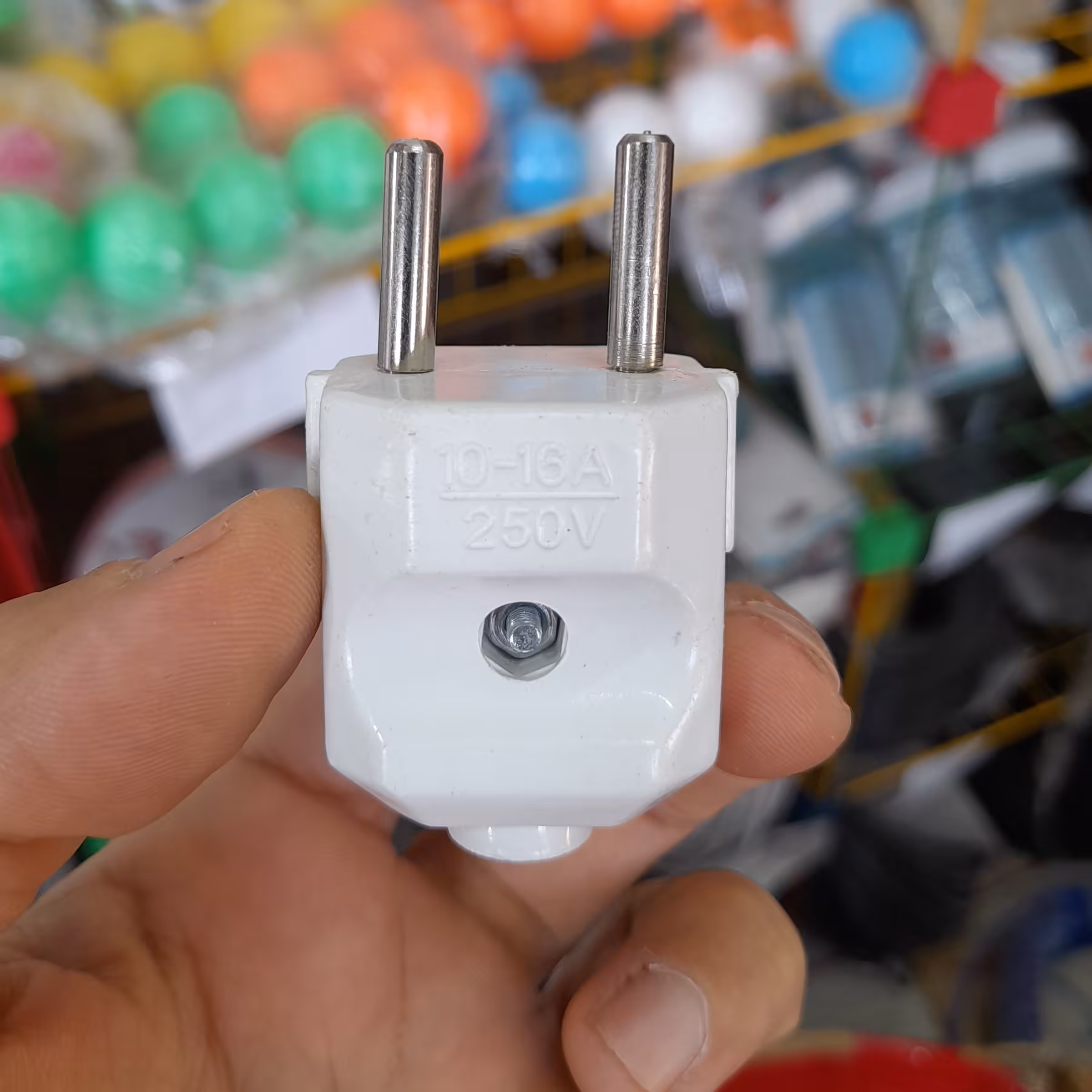 دوشاخه تپل برق