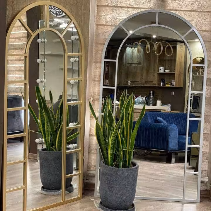 آیینه قدی هلالی پنجره ای با قاب فلزی