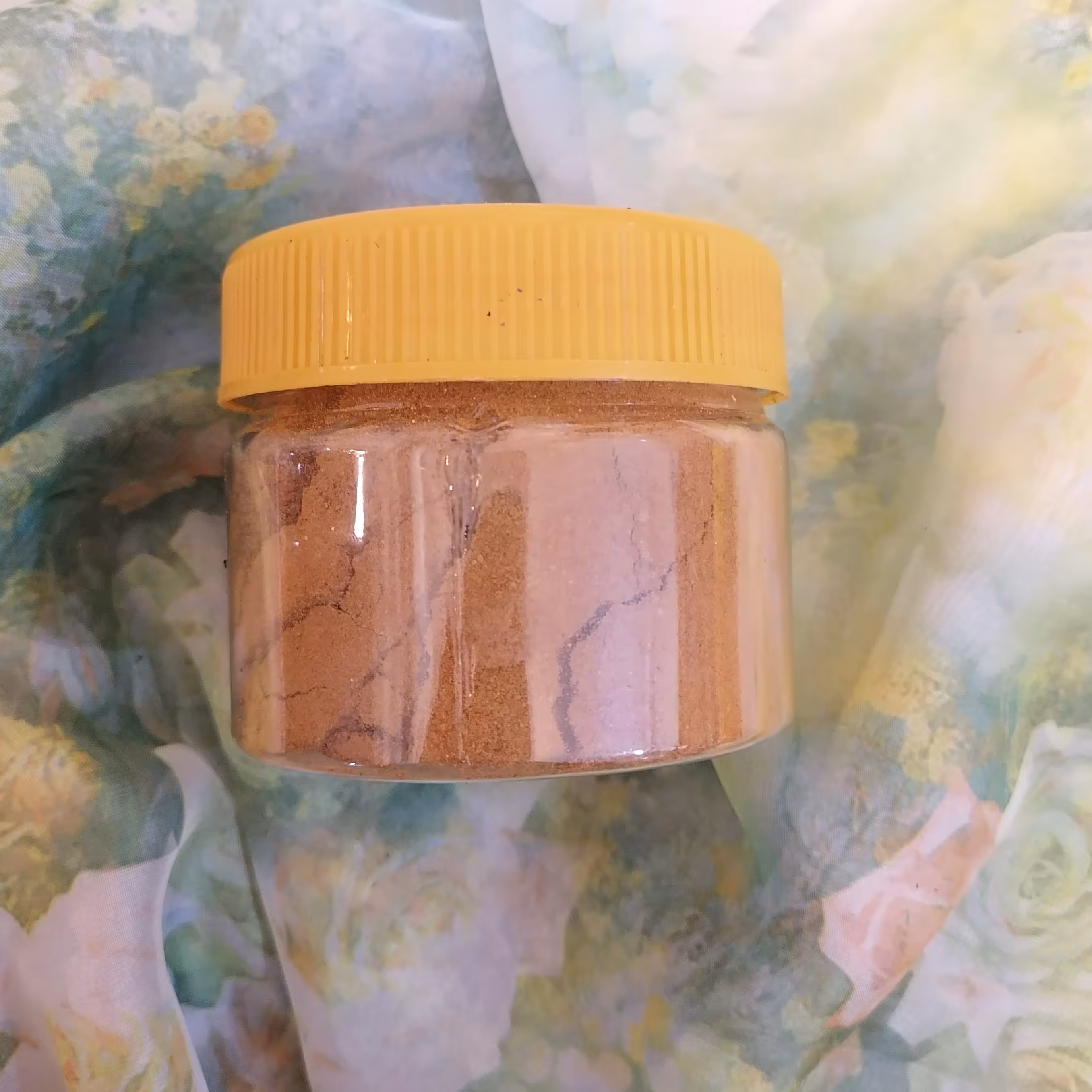 پودر  دارچین خالص صد گرمی   که خودمون اسیاب کردیم  