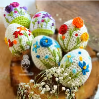 تخم مرغ رنگی گلدوزی شده