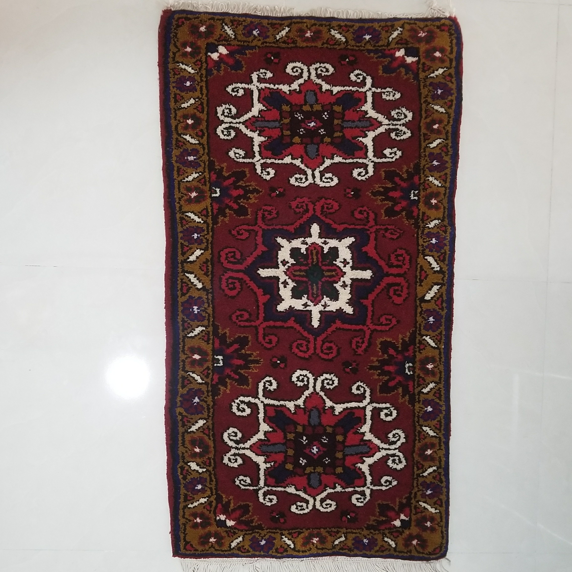 فرش دست بافت در ابعاد 114 در62