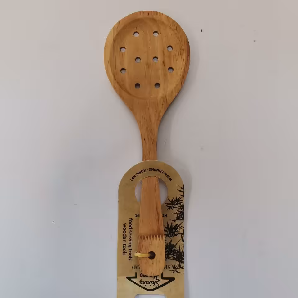 کفگیر چوبی گرد