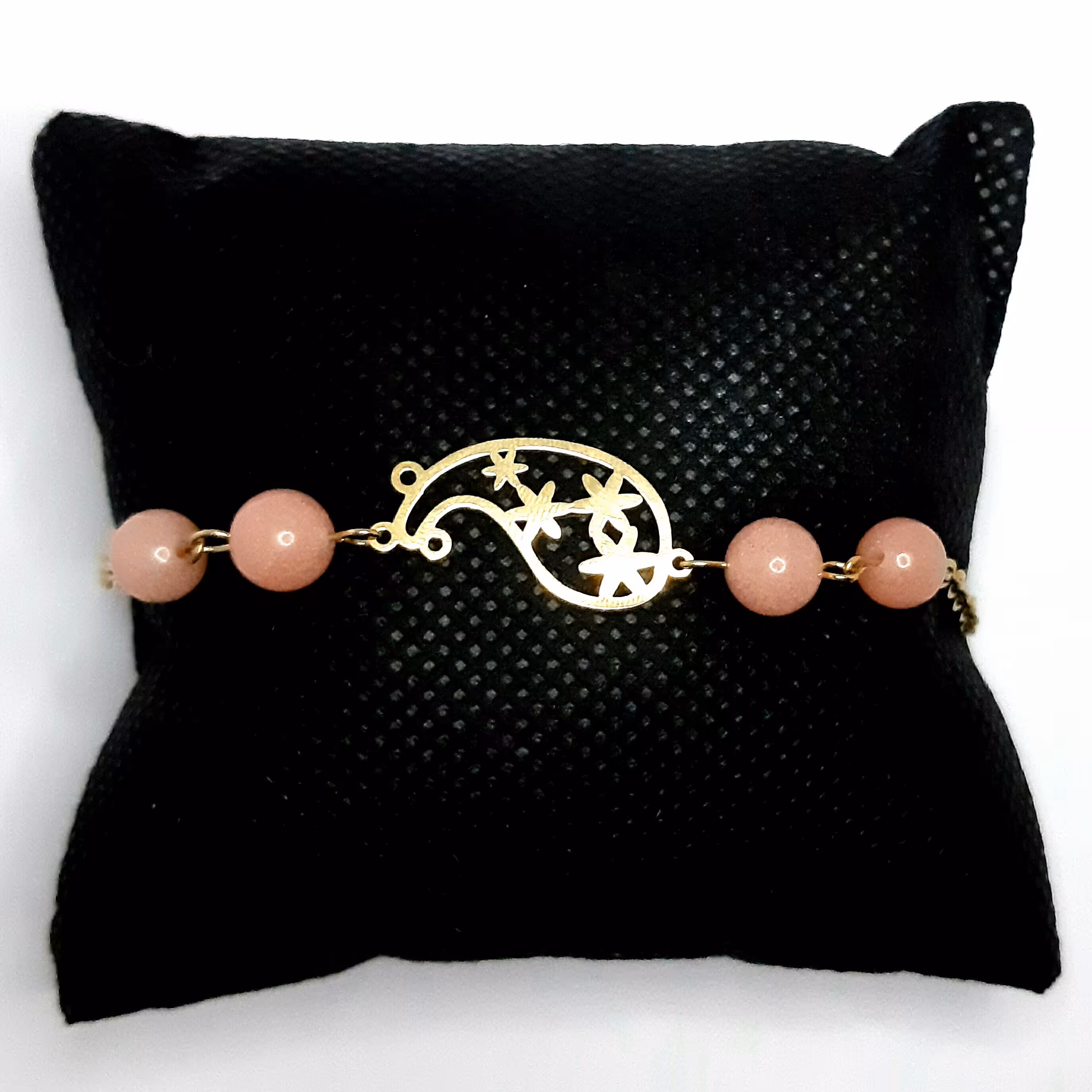 دستبند سنگ شبتاب با پلاک بته جقه استیل رنگ ثابت طلایی با پاکت هدیه