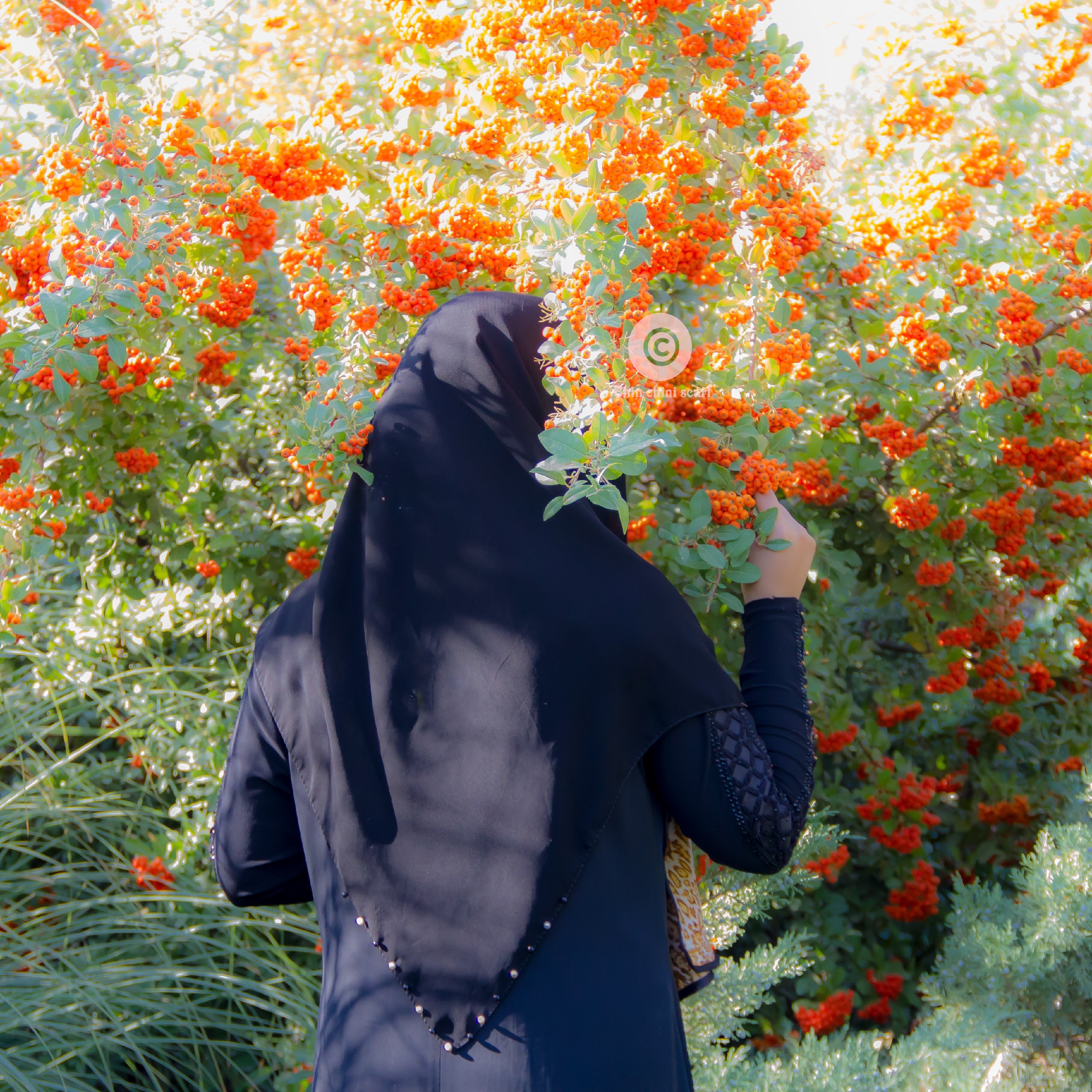 روسری کرپ نخ مشکی