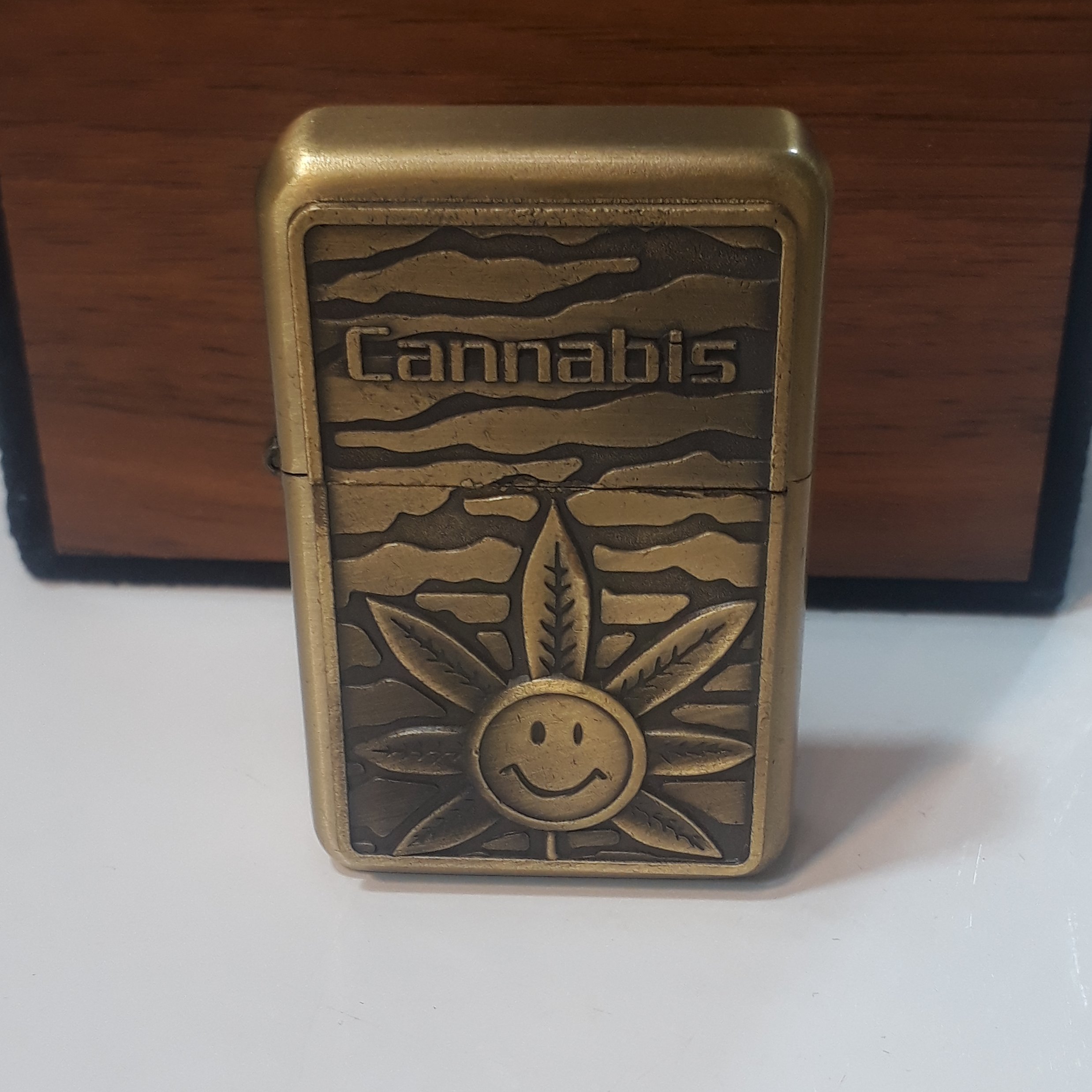 فندک زیپو طرح گل آفتابگردون