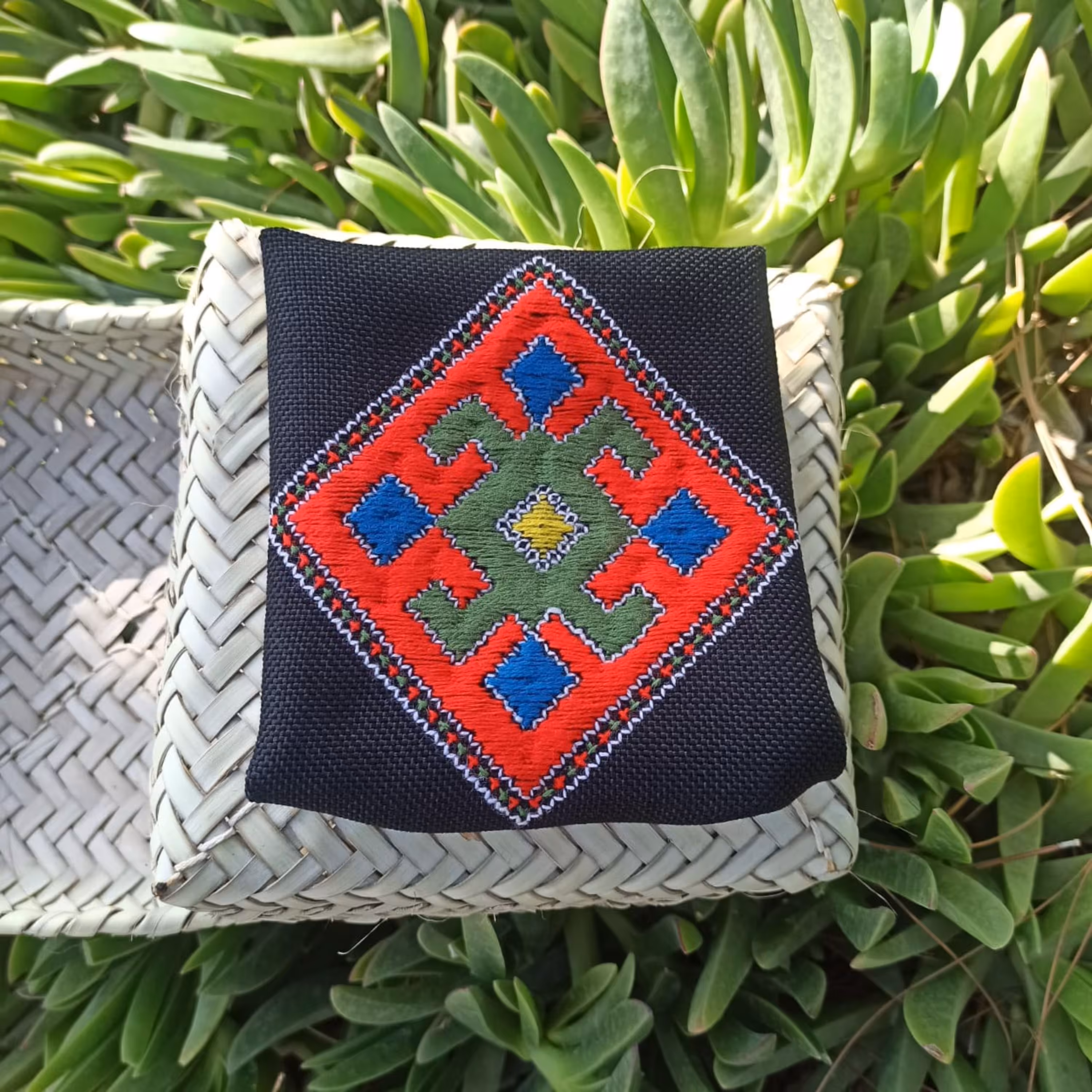 اپلیکه سوزن دوزی RS070 غرفه ملک خورشید                                          