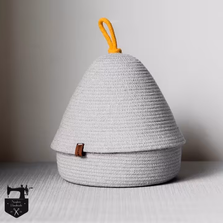 سبد دردار فانتزی با در مخروطی ،کد  550  ،وزن 400 گرم ،رنگ طوسی ،ارتفاع در سبد 20 