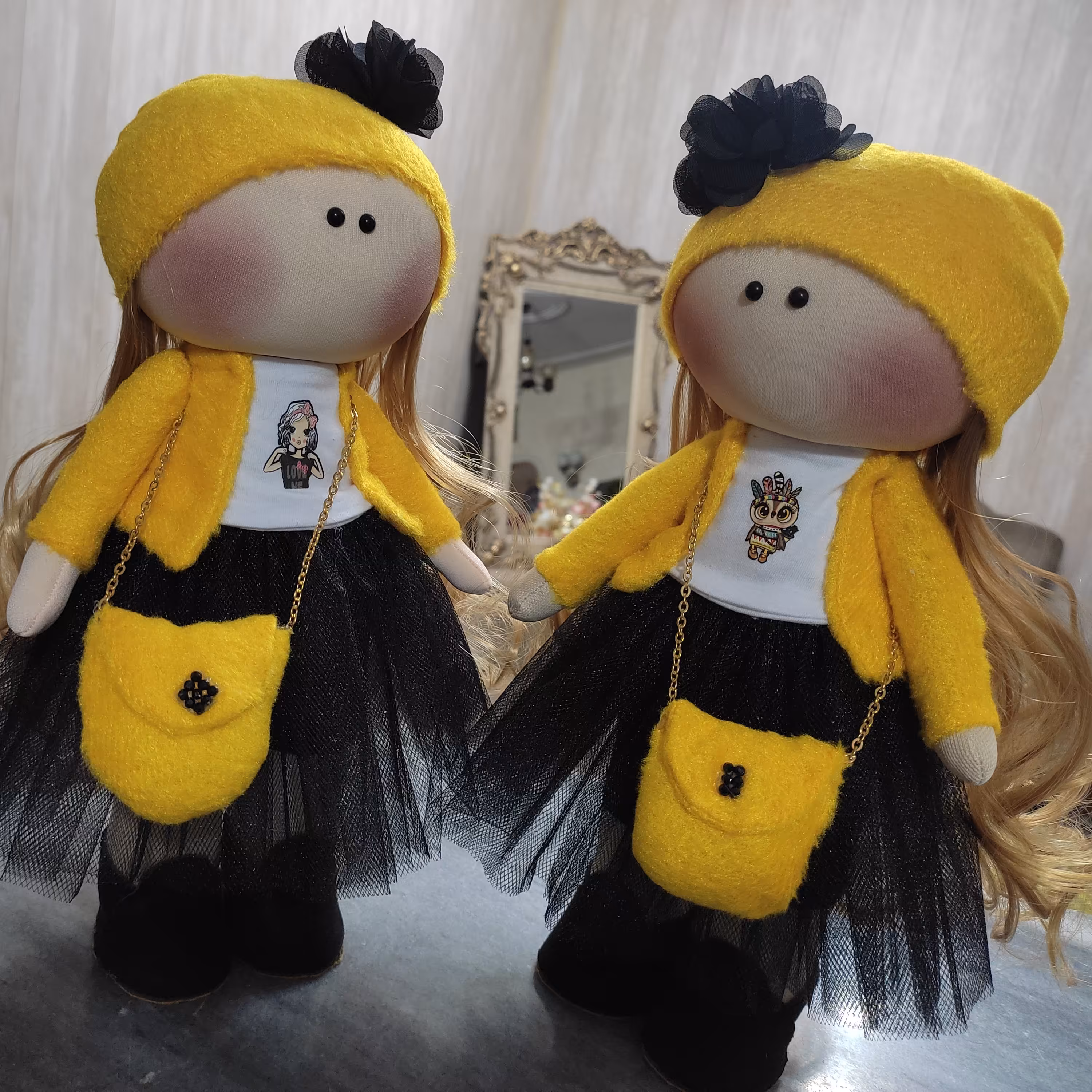 عروسک روسی سرچرخشی ،دستها قابل حرارت ،قد 33سانت،موها قابل حرارت ،جنش کفشها اشبالت ،ساخته شده با بهترین متریال 