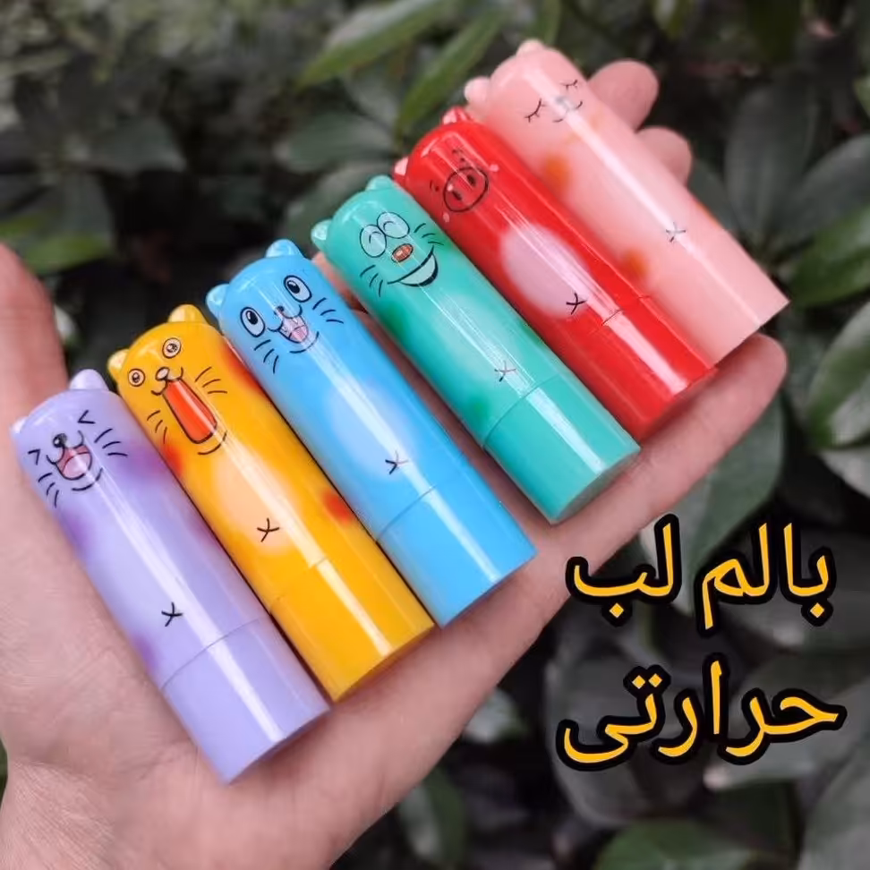 بالم لب با رنگ صورتی ملایم جلوگیری از خشکی لب خوشگل و فانتزی