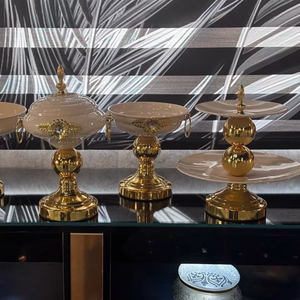 سرویس پذیرایی 4 تیکه سفید طلا