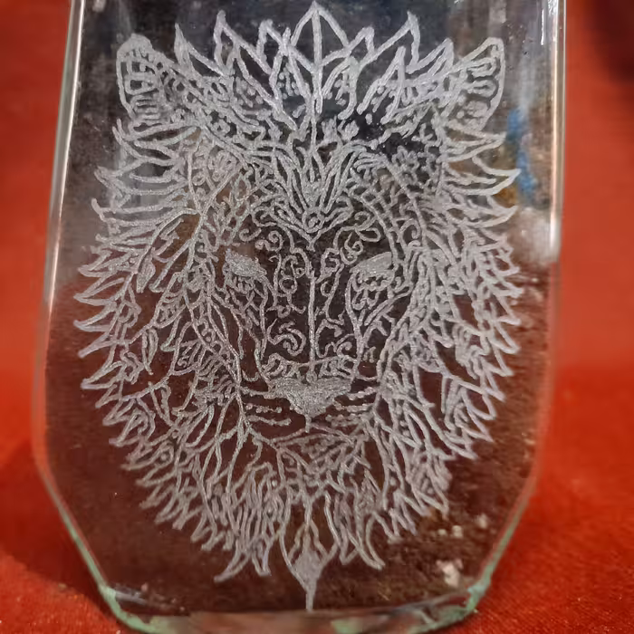 حکاکی طرح شیر روی لیوان شربت (عکس نمونه کار) طرح دلخواه پذیرفته میشود 