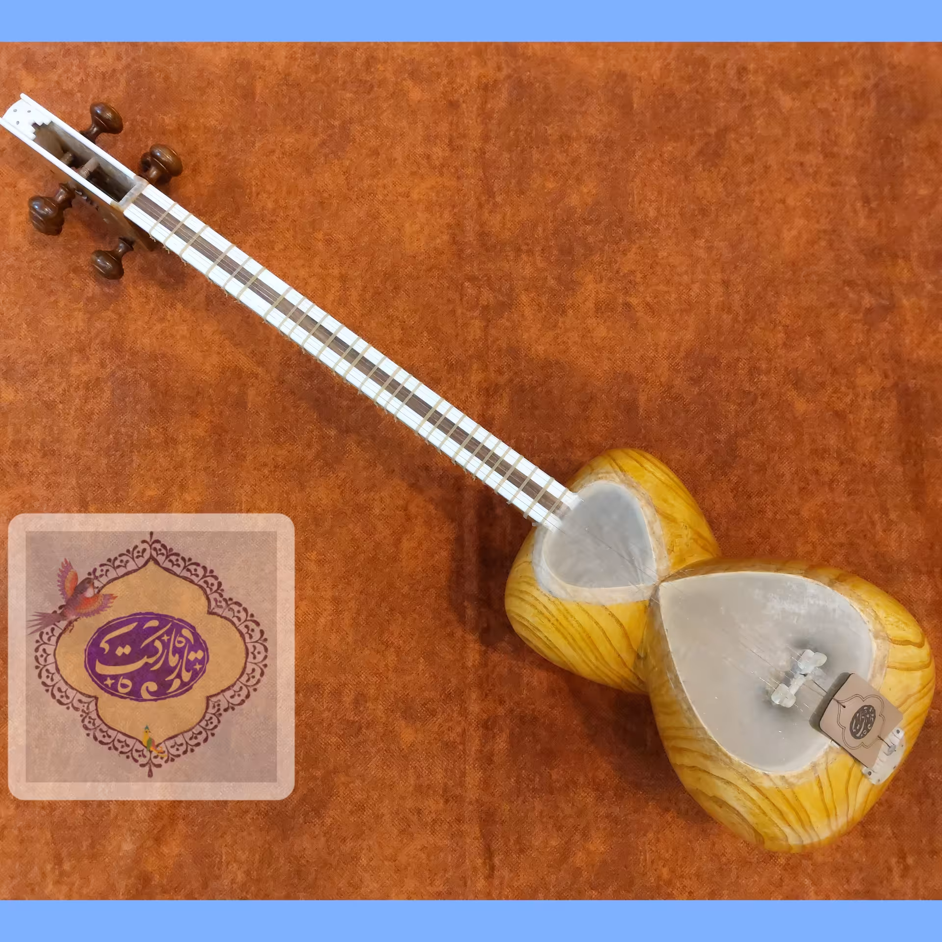 تار  با کاسه توت  مغار خورده و چهارگل