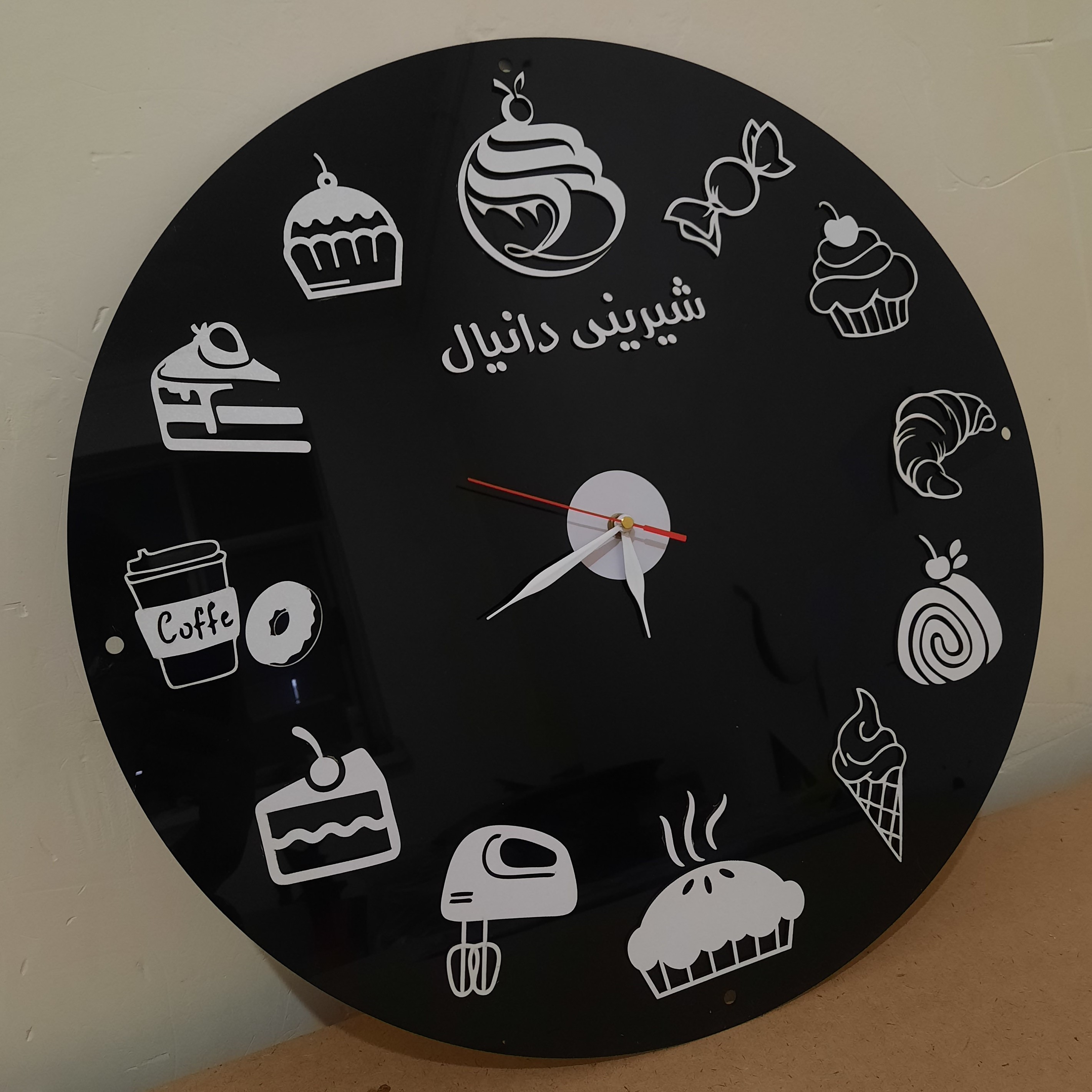 ساعت دکوراتیو فانتزی مناسب برای قنادی قطر دایره 65 سانت