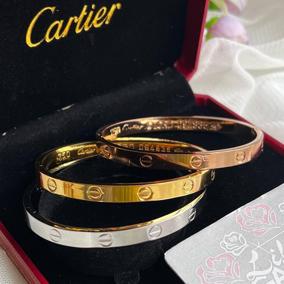دستبند کارتیر stainless stee مشابه طلا