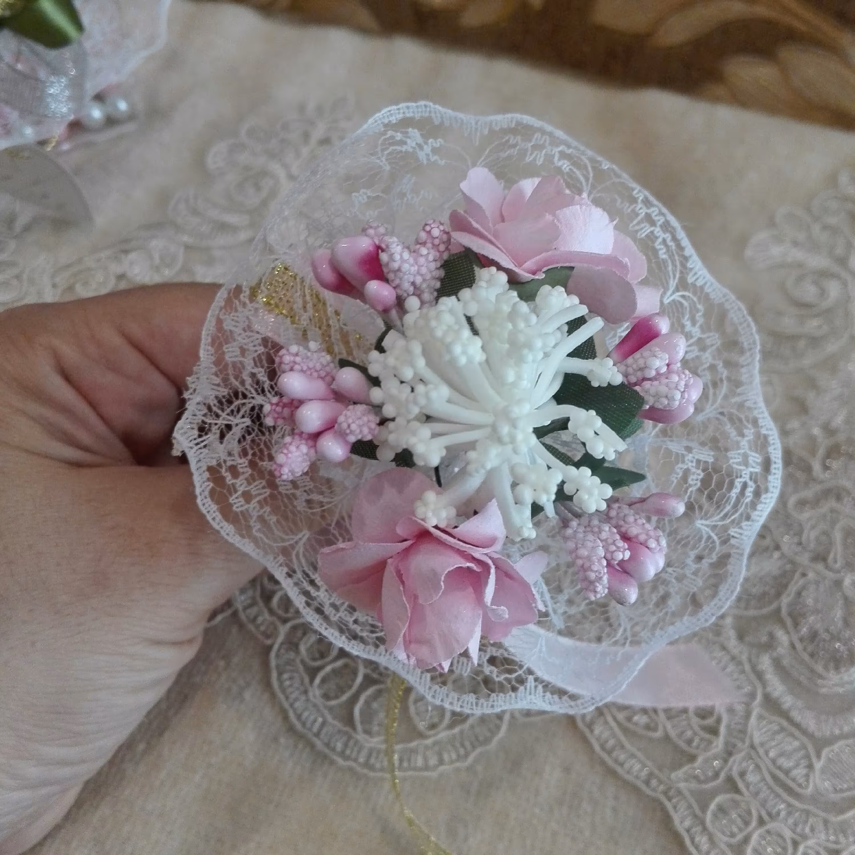 پک ده تایی گیفت و یادبود دسته گل