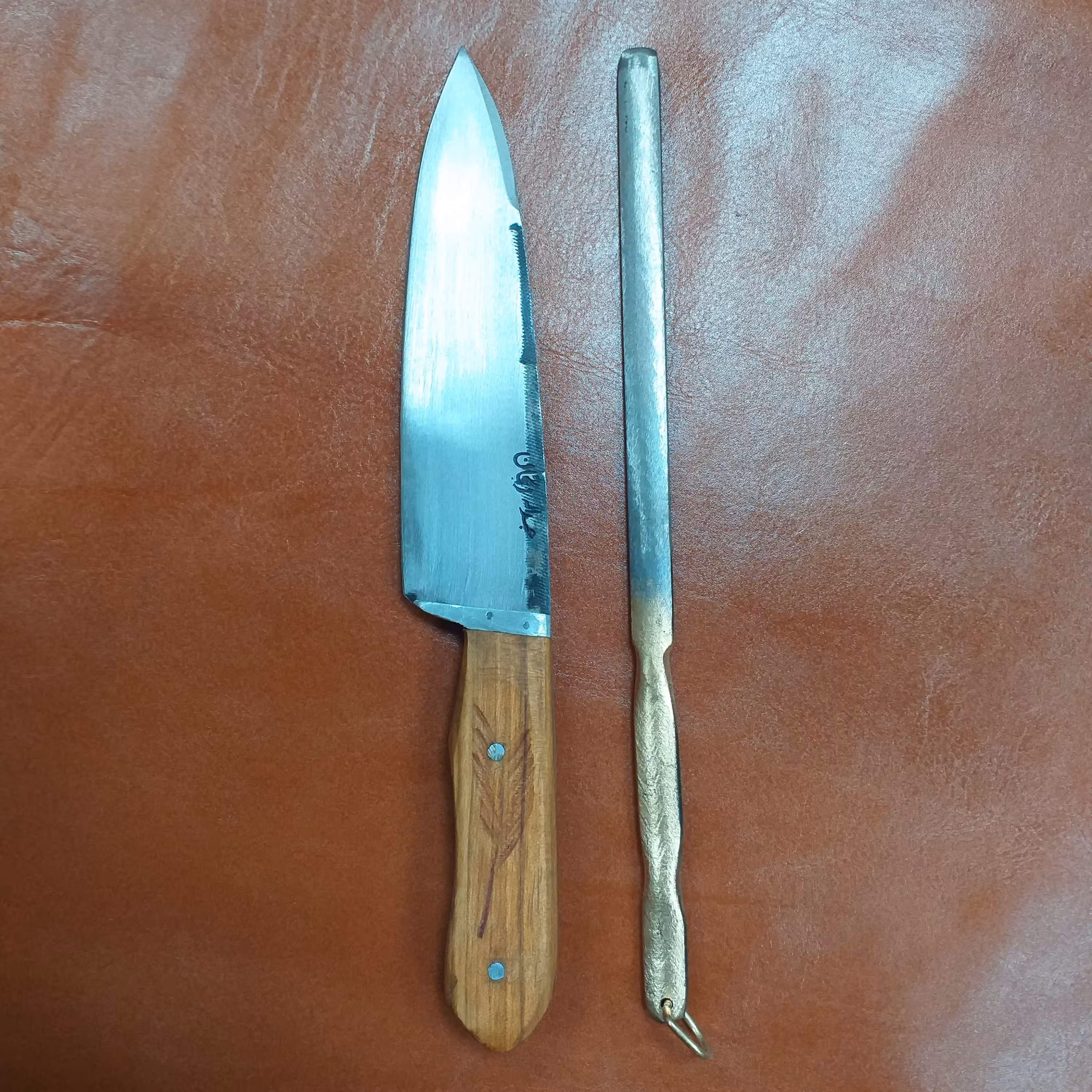 چاقوزنجان چاقو زنجان چاقو قصابی راسته ای دست ساز زنجان طول کل چاقو 30 سانت تیغه فنر ماشین فولاد آبدیده چاقو اصل زنجان