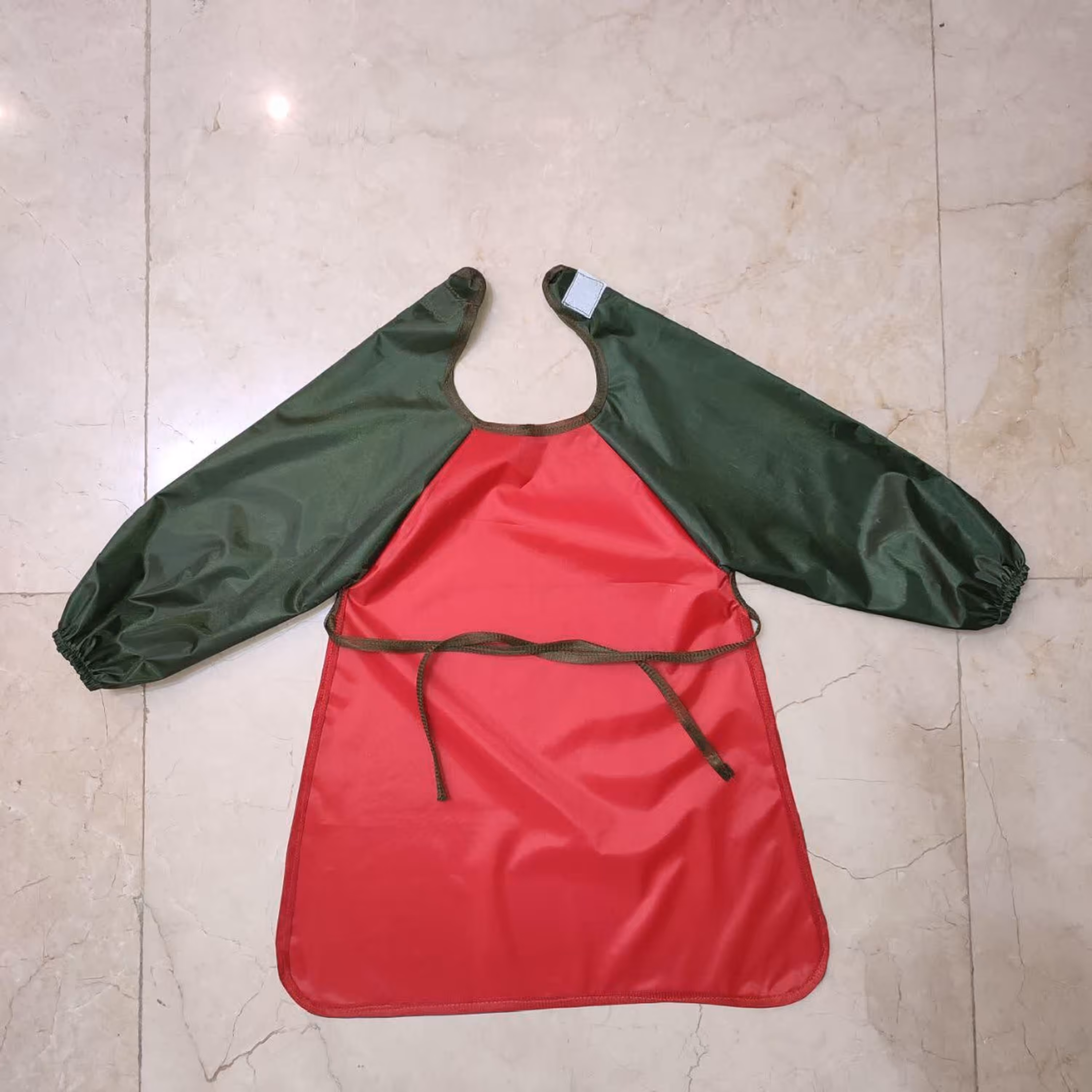 پیش بند نوزادی ضدآب بی همتا سبز و قرمز