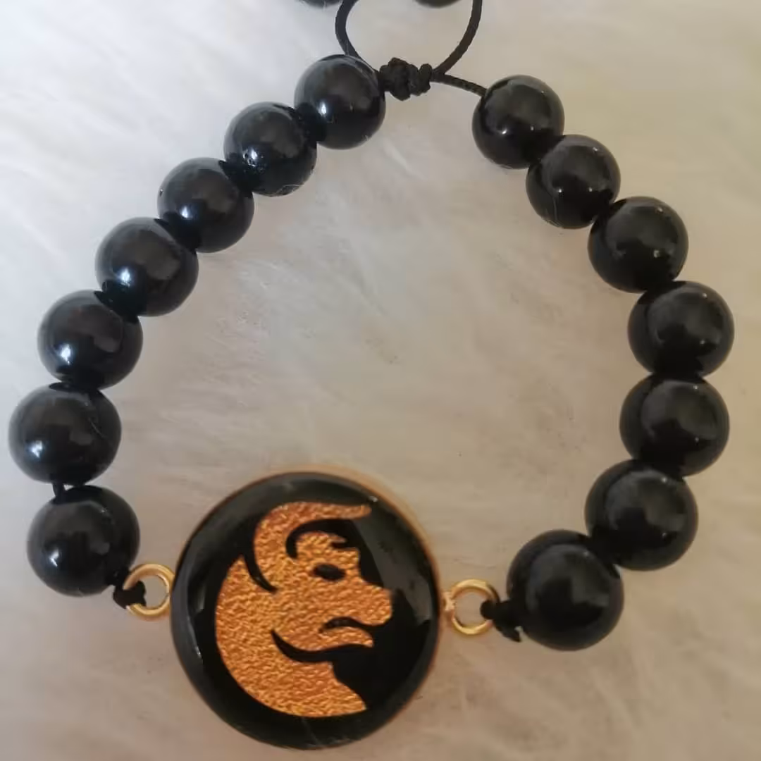 دستبند اسپورت با نماد ماه تولد