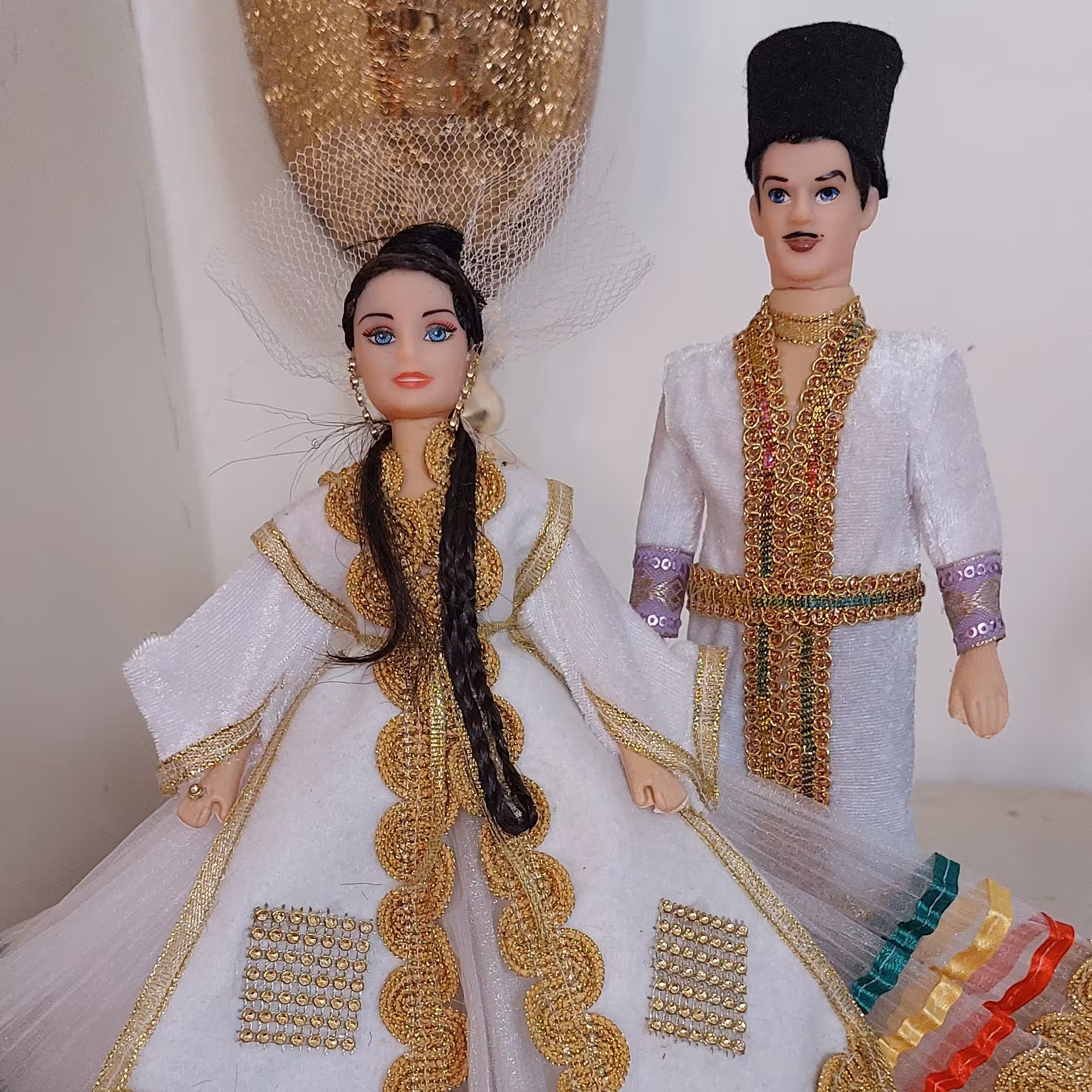 عروسک قجری قرمز