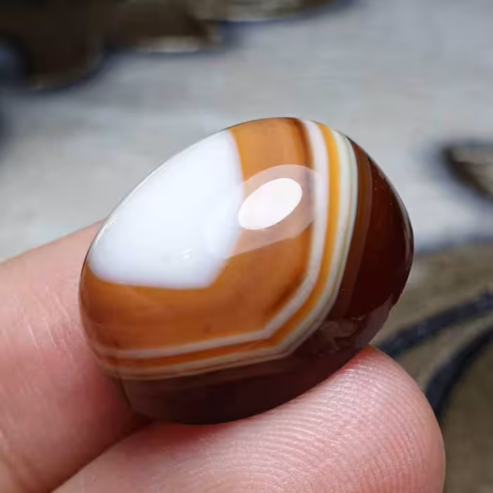  نگین فوق العاده زیبای سنگ خاص عقیق سه پوست خراسانی اصل معدنی
کد  25931