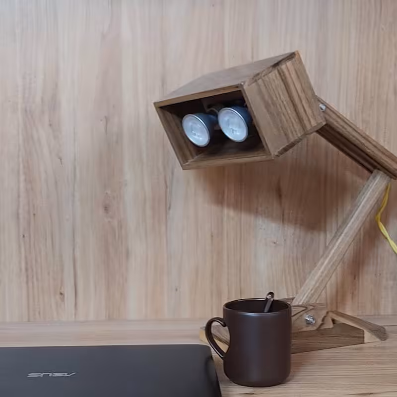 چراغ مطالعه چوبی