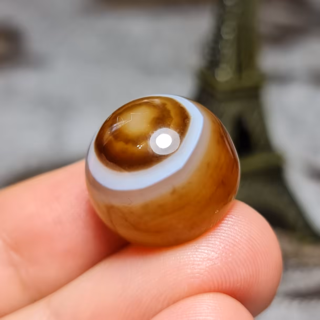  نگین درشت فوق العاده زیبای سنگ عقیق سه پوست اصل معدنی 
کد 24567