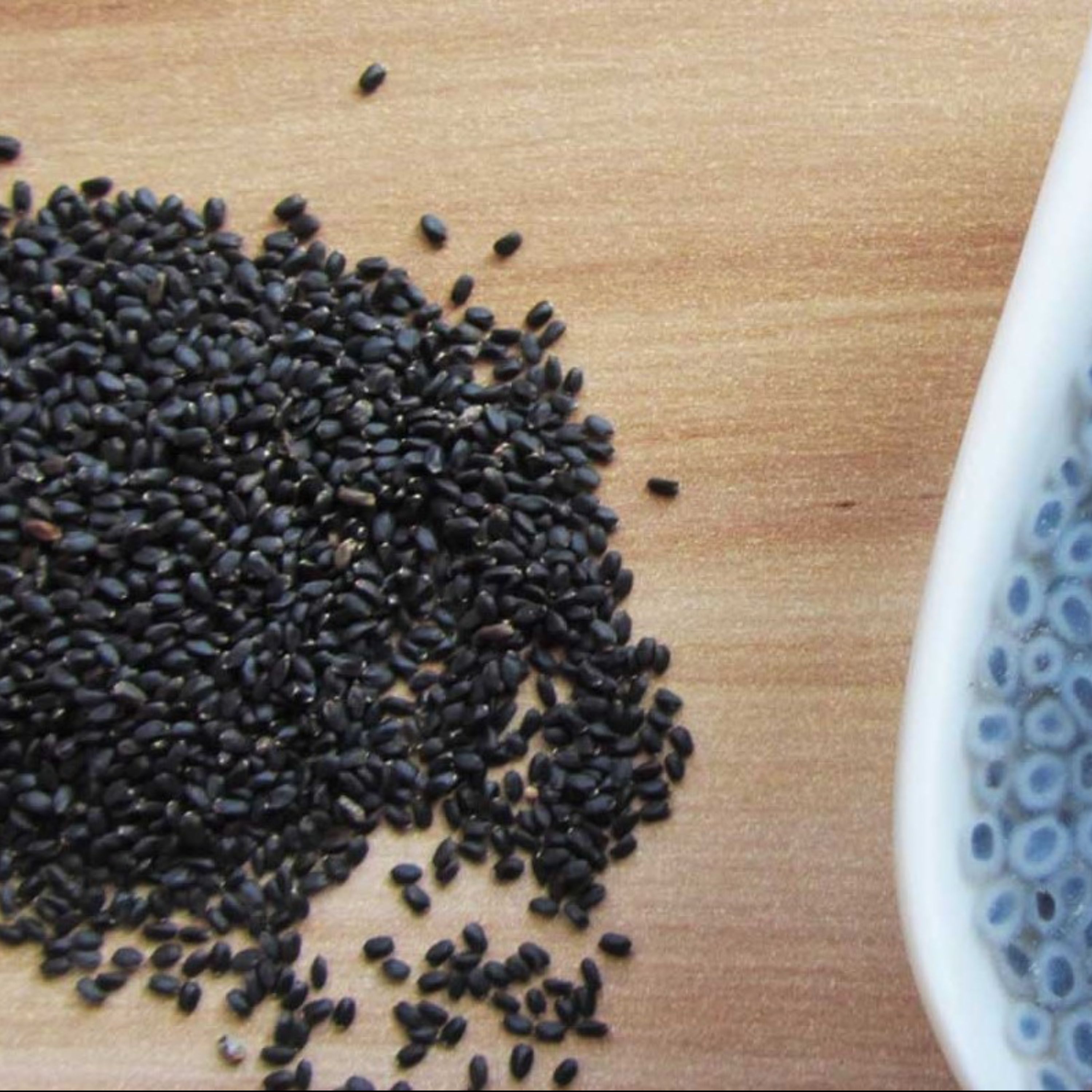 تخم ریحان شربتی درشت پاک شده و تمیز 150 گرمی غرفه آجیل خشکبار مهران