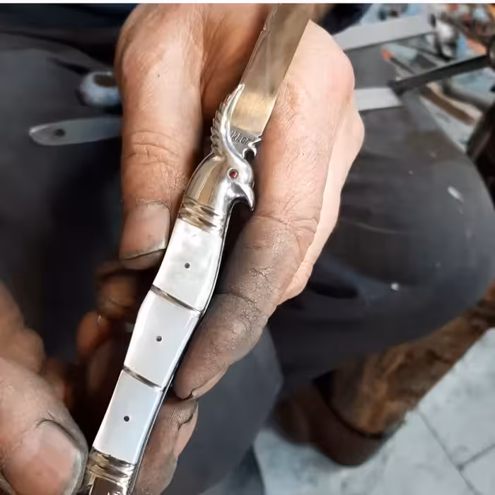 چاقو کلکسیونی تیغه فولاد فنر آبدیده  باربند ورشو دسته صدف  دریای