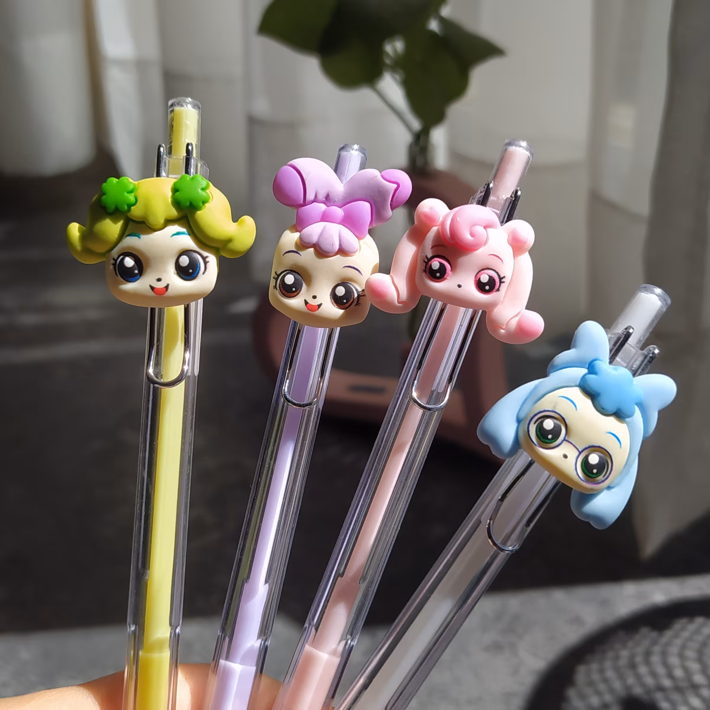 اتود فانتزی  در 4 رنگ و طرح . بدنه شفاف.  مغز 7دهم