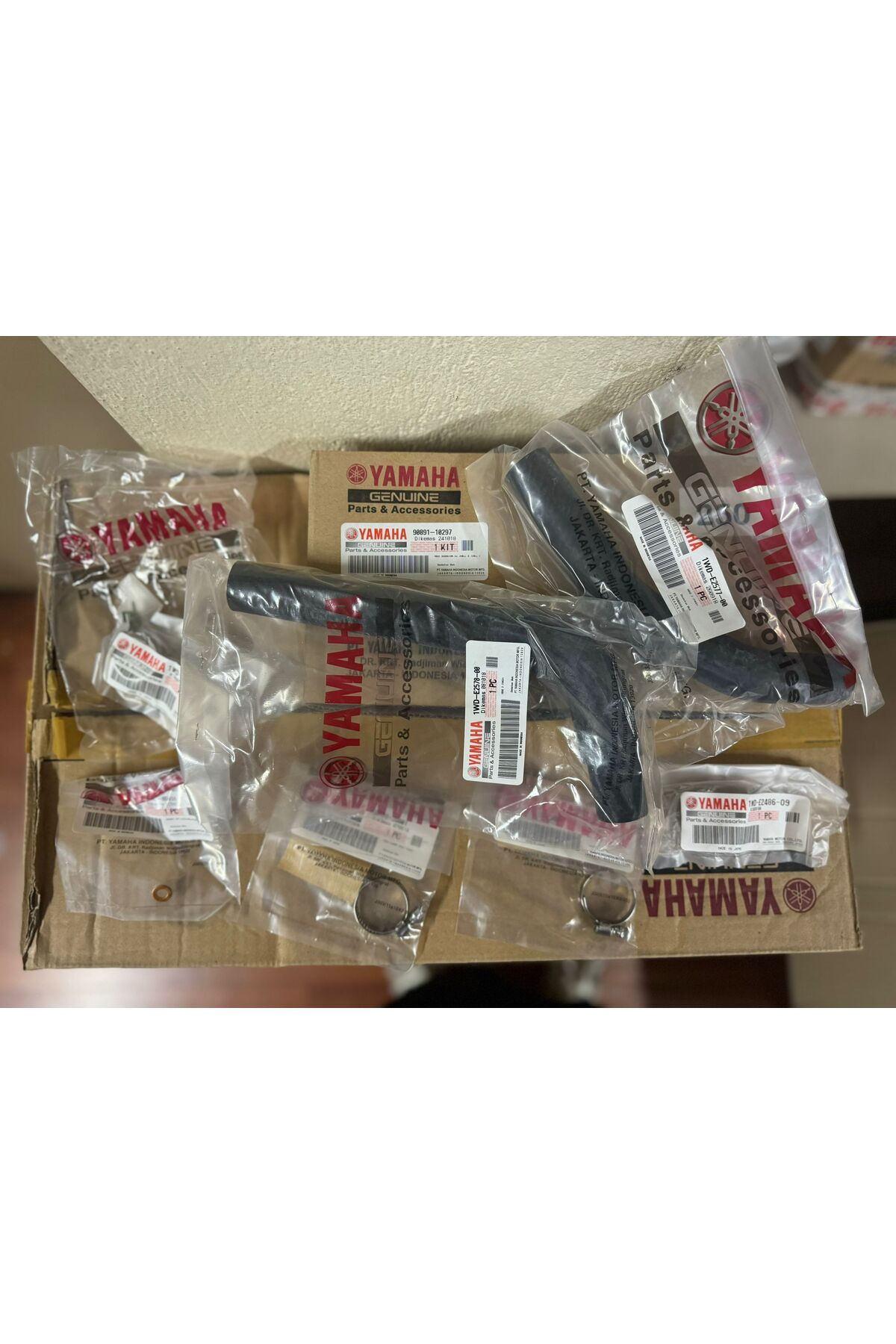 لوازم یدکی موتورسیکلت مجموعه شیلنگ رادیاتور R25 MT25 Yamaha