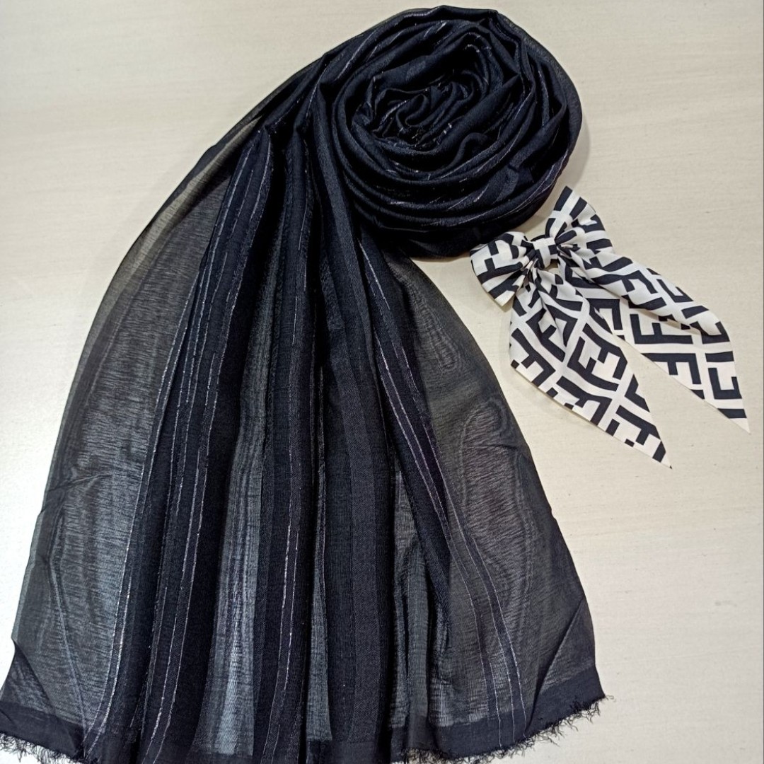 شال مشکی 
لمه دار
 ایستایی عالی،خنک و سبک
کاملا مشکی 