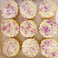 کره ای شکلاتی با کره حیوانی و شکلات 