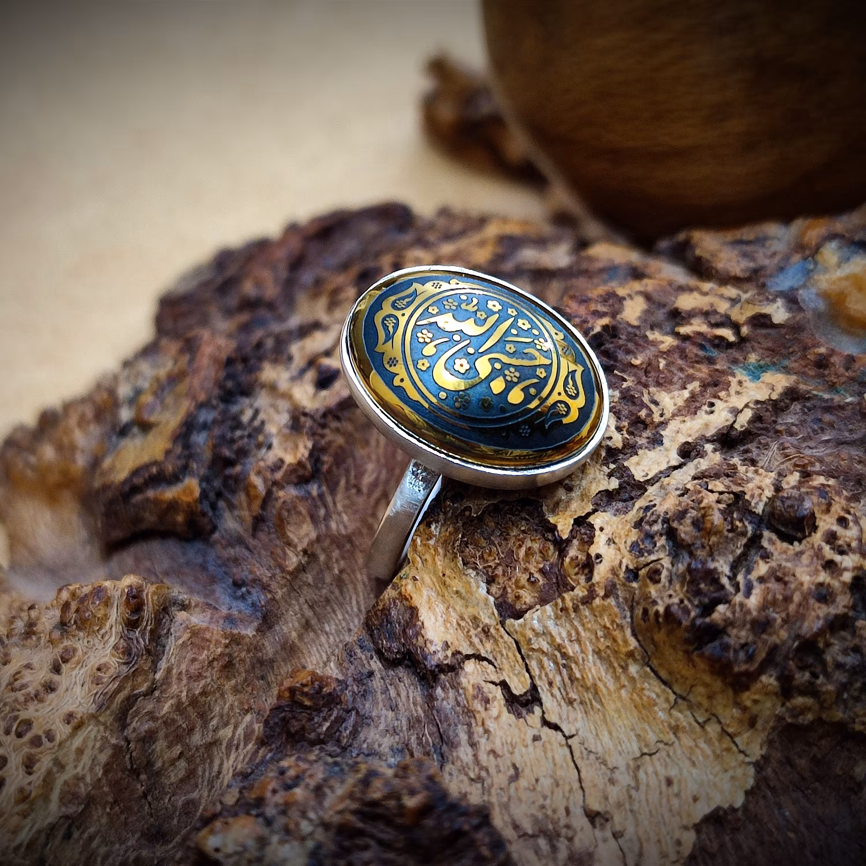 انگشتر نقره مردانه با نگین حدید خطی ذکر حسبی الله کد 1161