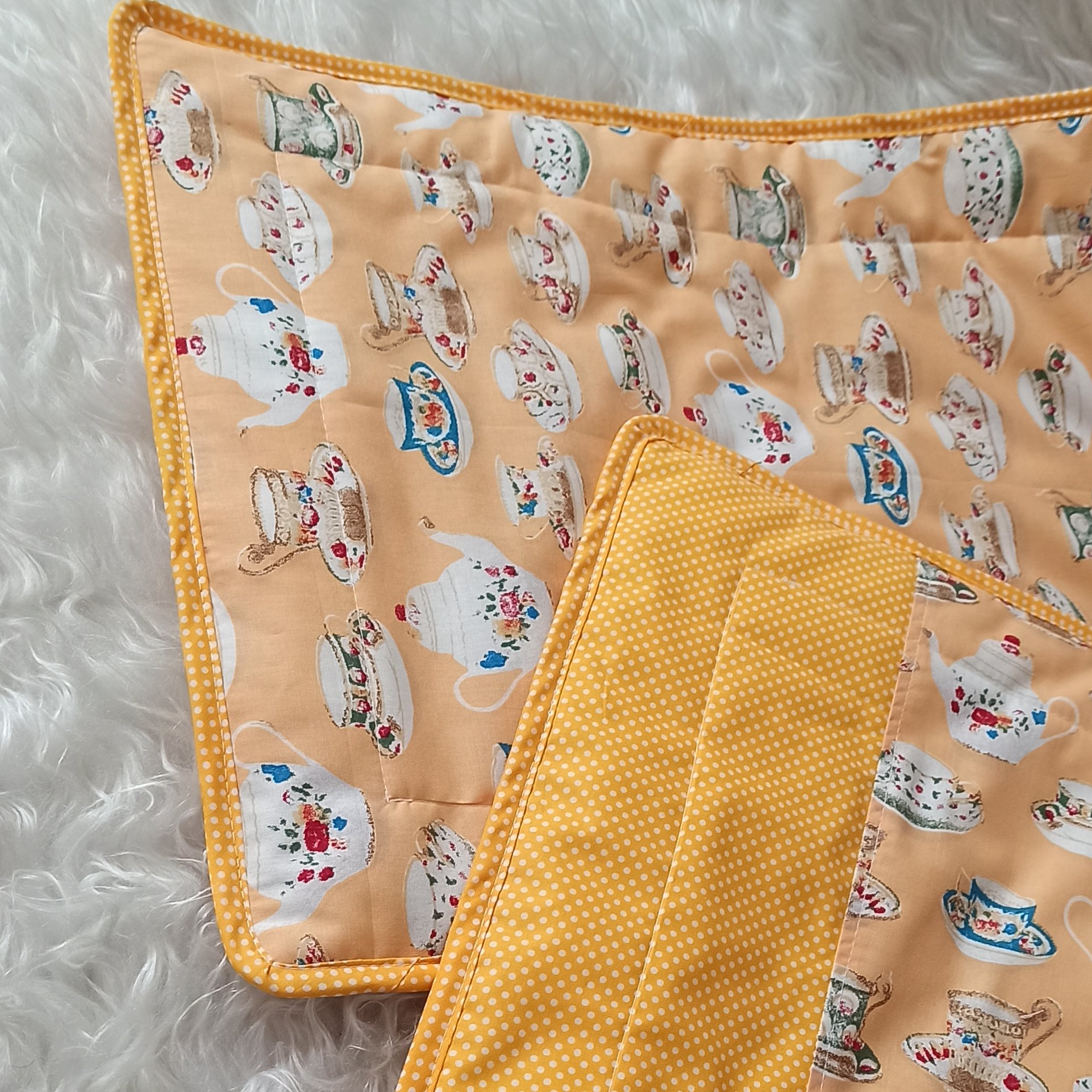 نمگیر ظروف دوتایی طرح قوری و فنجان