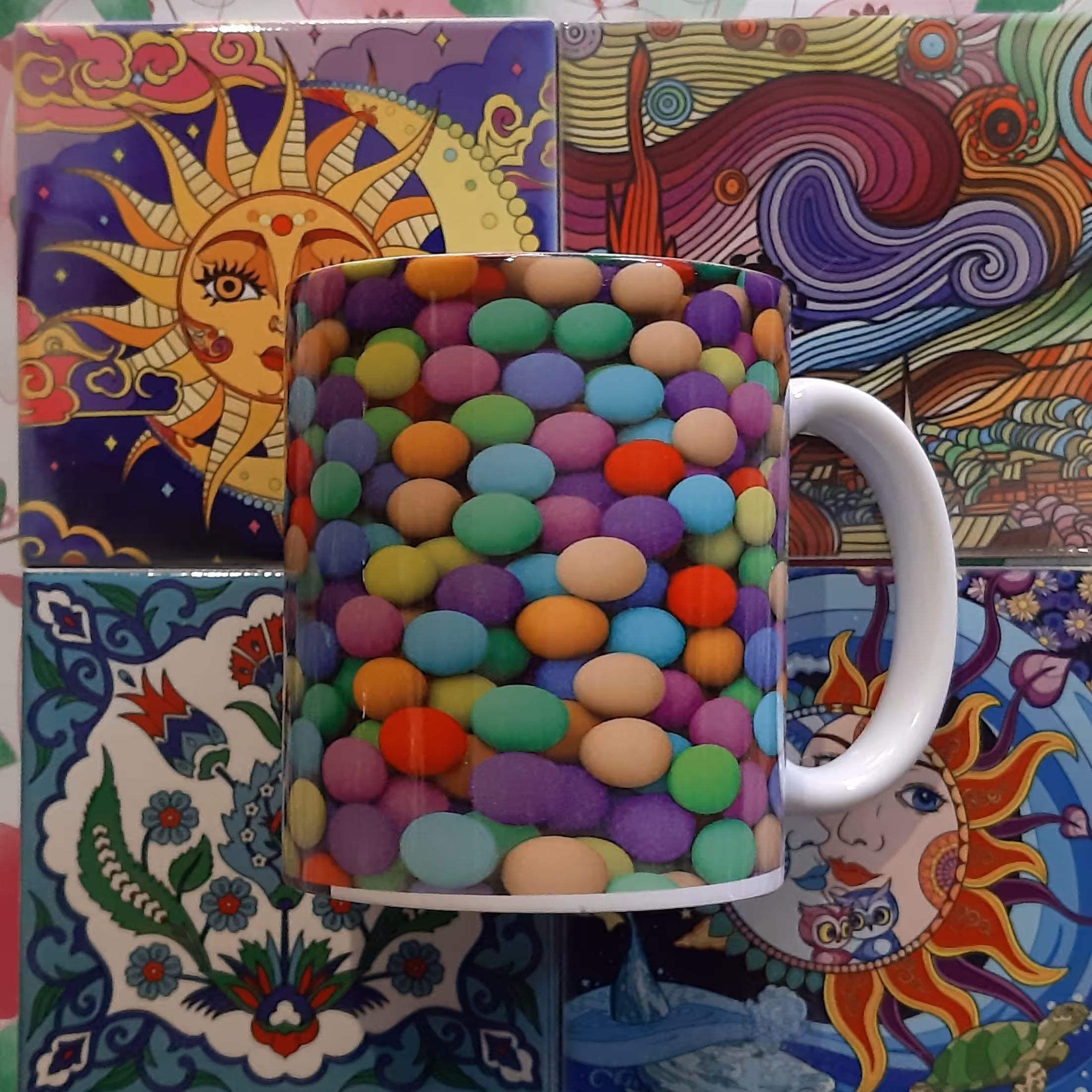 ماگ طرح توپ های رنگی