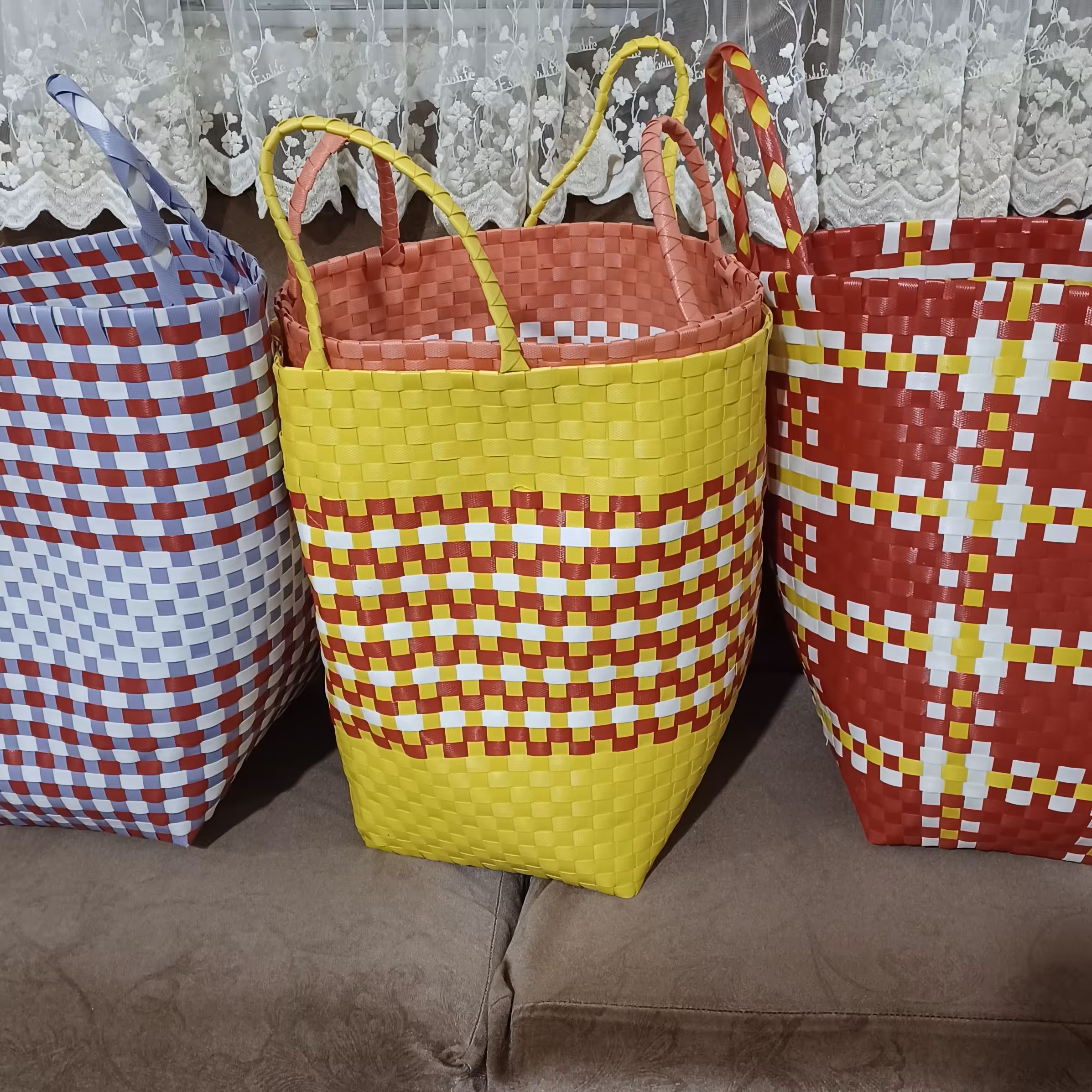جای لباس تسمه بافی تاروپودی بافت شده 