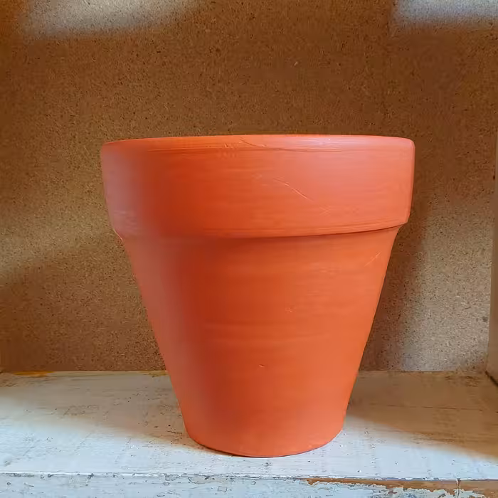 گلدان سفالی قطر 26 و ارتفاع 30 سانتیمتر