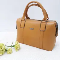 کیف زنانه دسته دار برند زوبر  سایز بزرگ بسیار باکیفیت و زیبا در رنگبندی مختلف با ارسال فوری