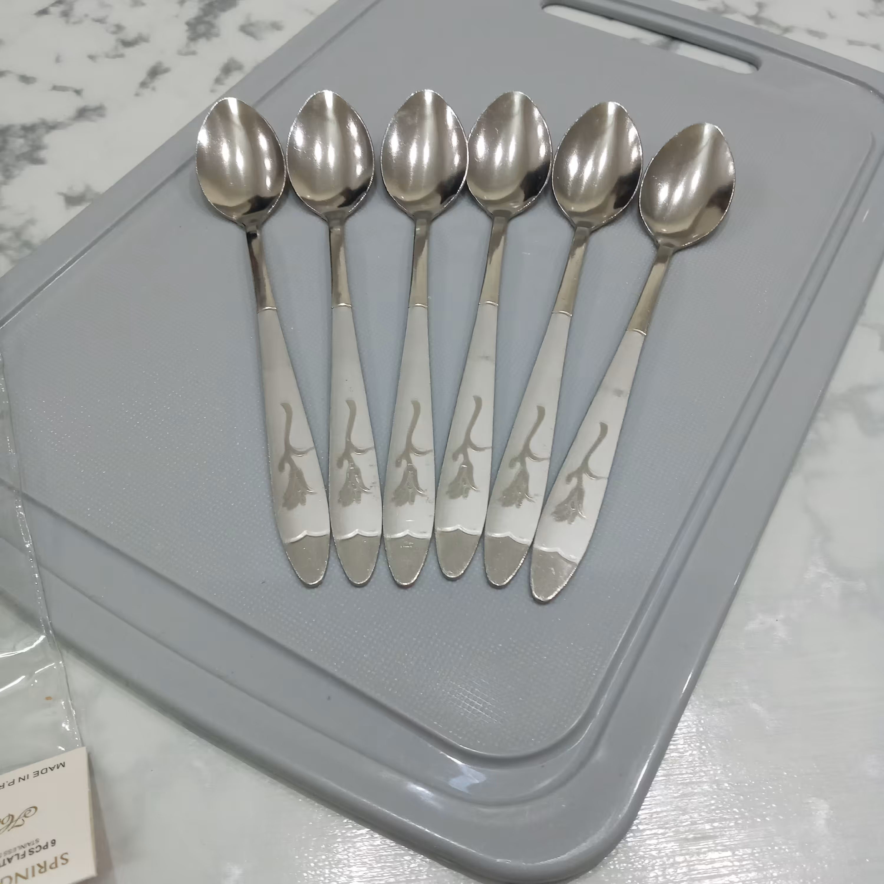 قاشق شربت خوری طرح گل میخک بسته 6 عددی جنس فولاد زد زنگ عیار 18 ضخامت 2 میل 