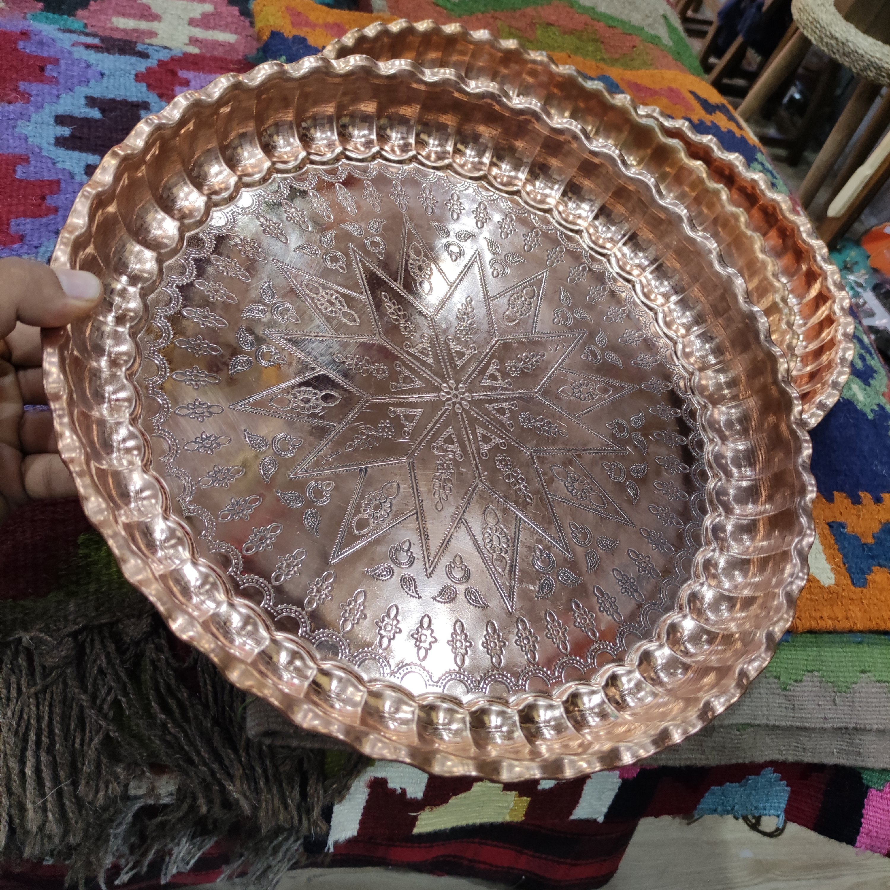 سینی مسی طرح دار دایره لب کنگره ای قطر 37