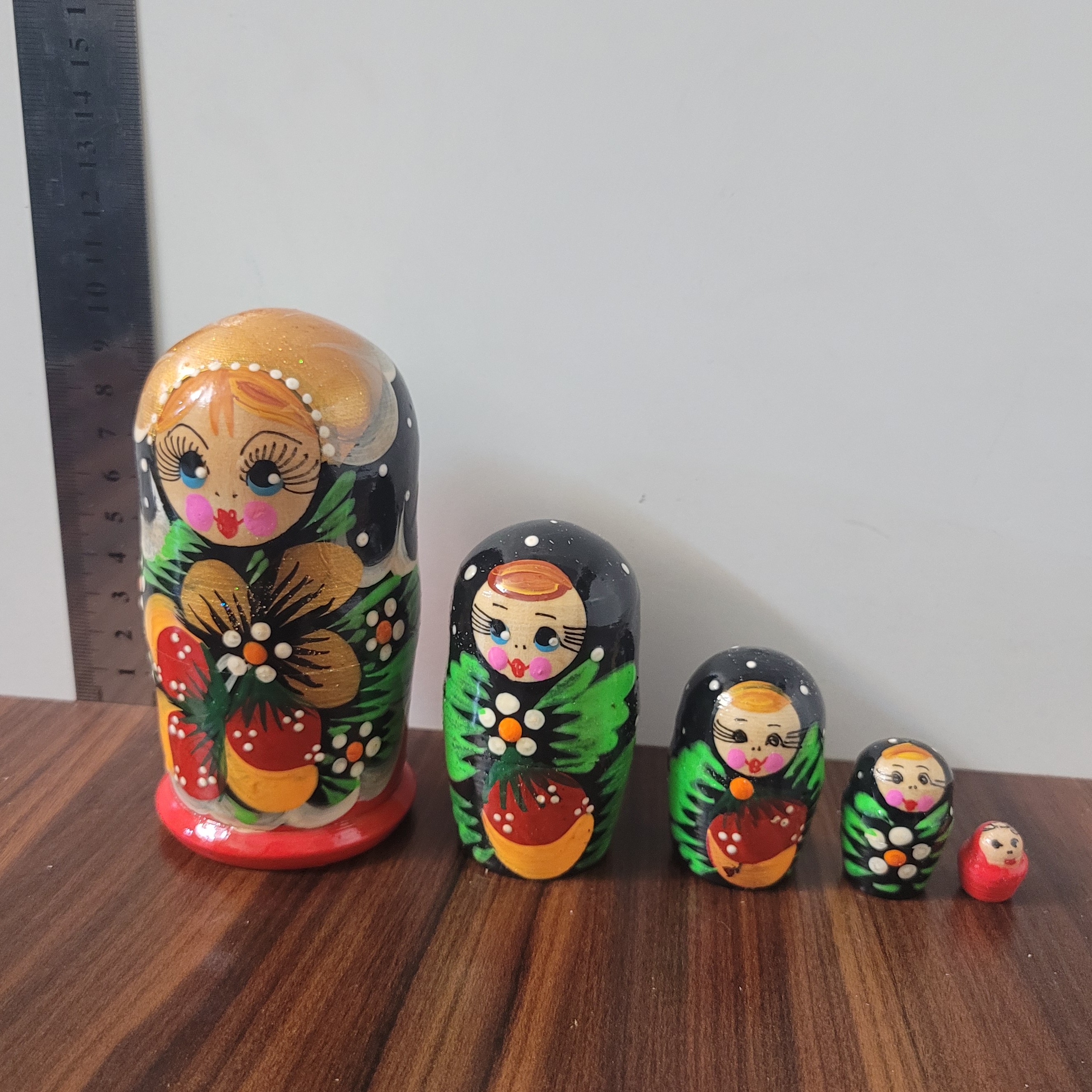 عروسک ماتریوشکا روسی 5 تکه ساخت روسیه  کیفیت و رنگ زیبا ماتروشکا روسی