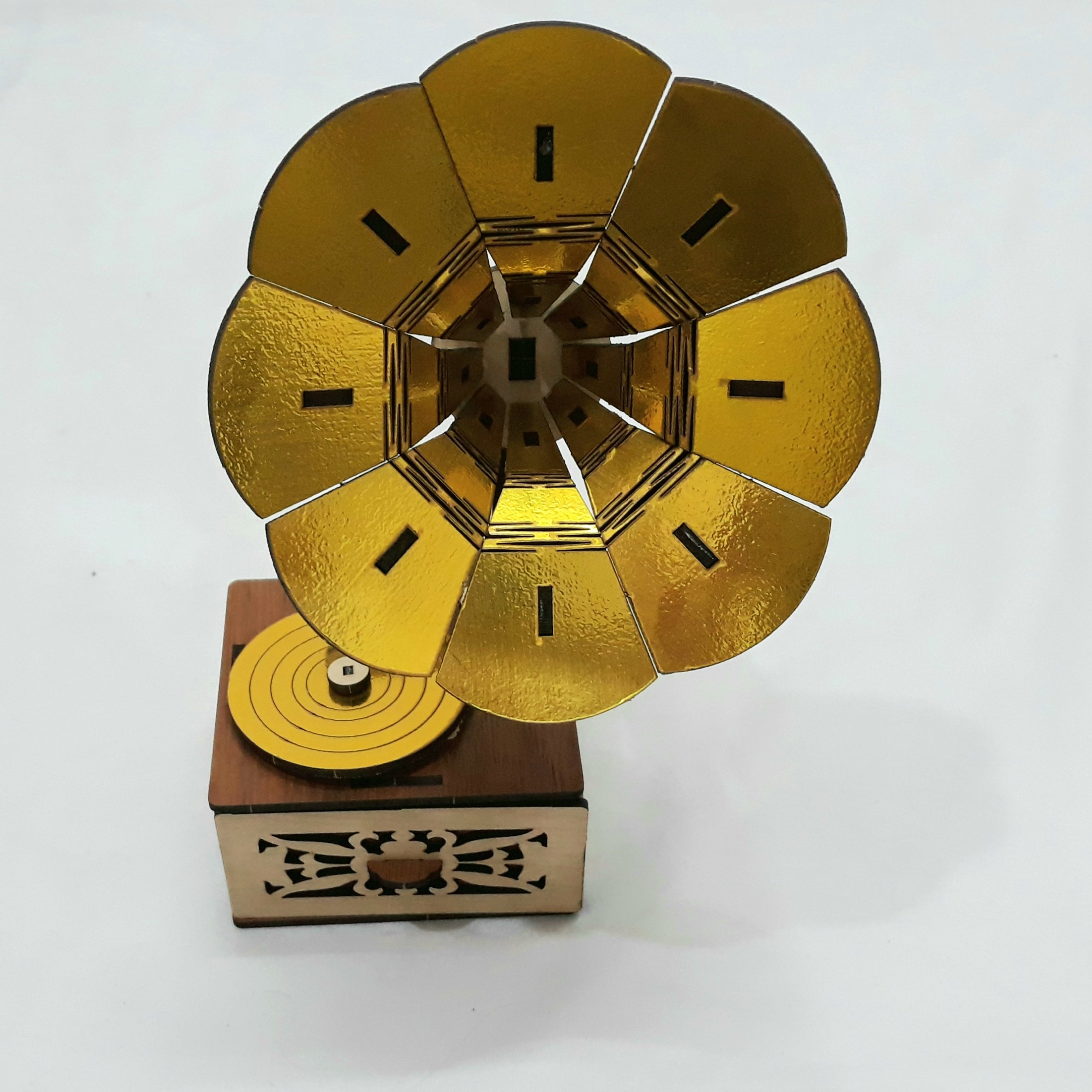 گرامافون چوبی،دکوری