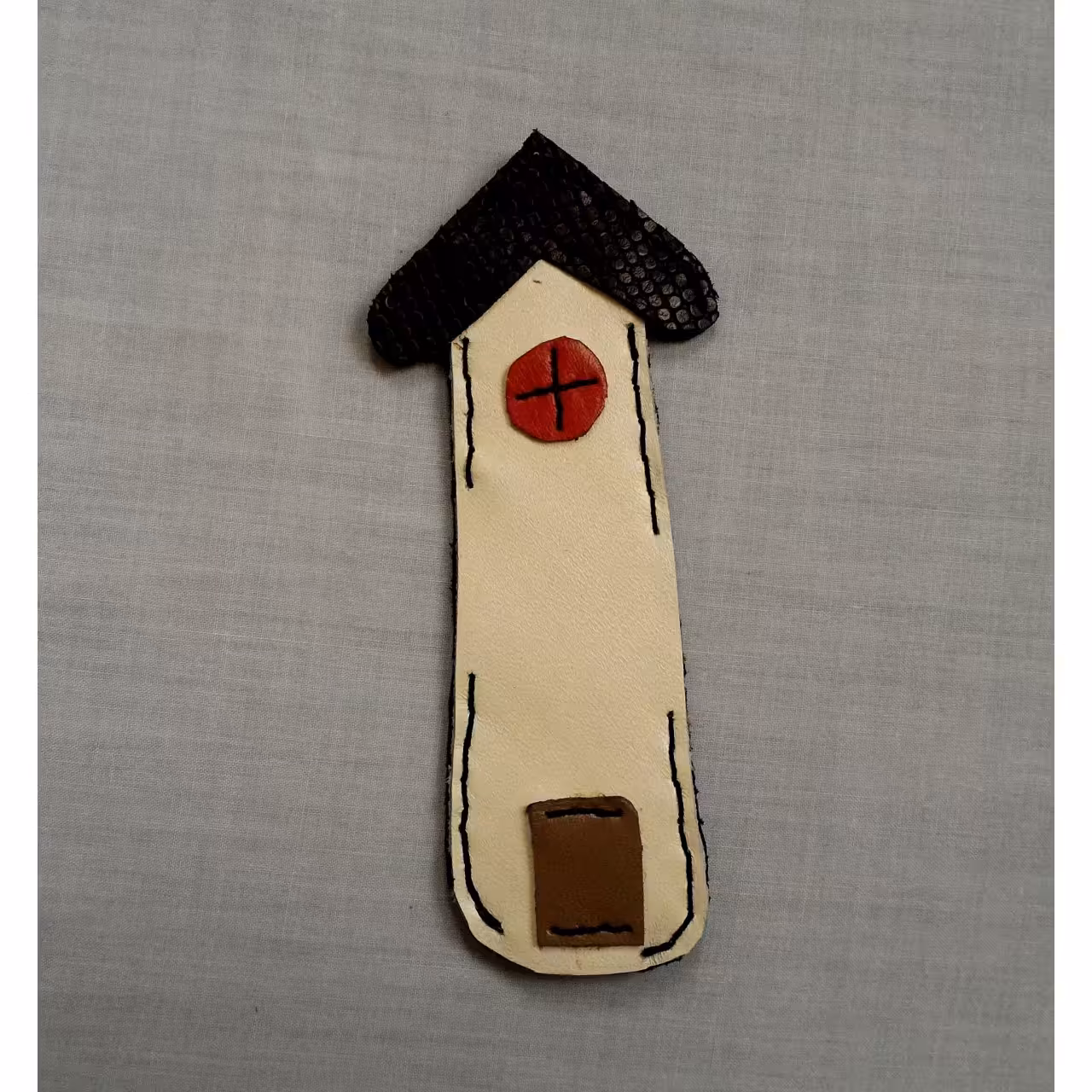 بوکمارک چرم طبیعی طرح کلبه