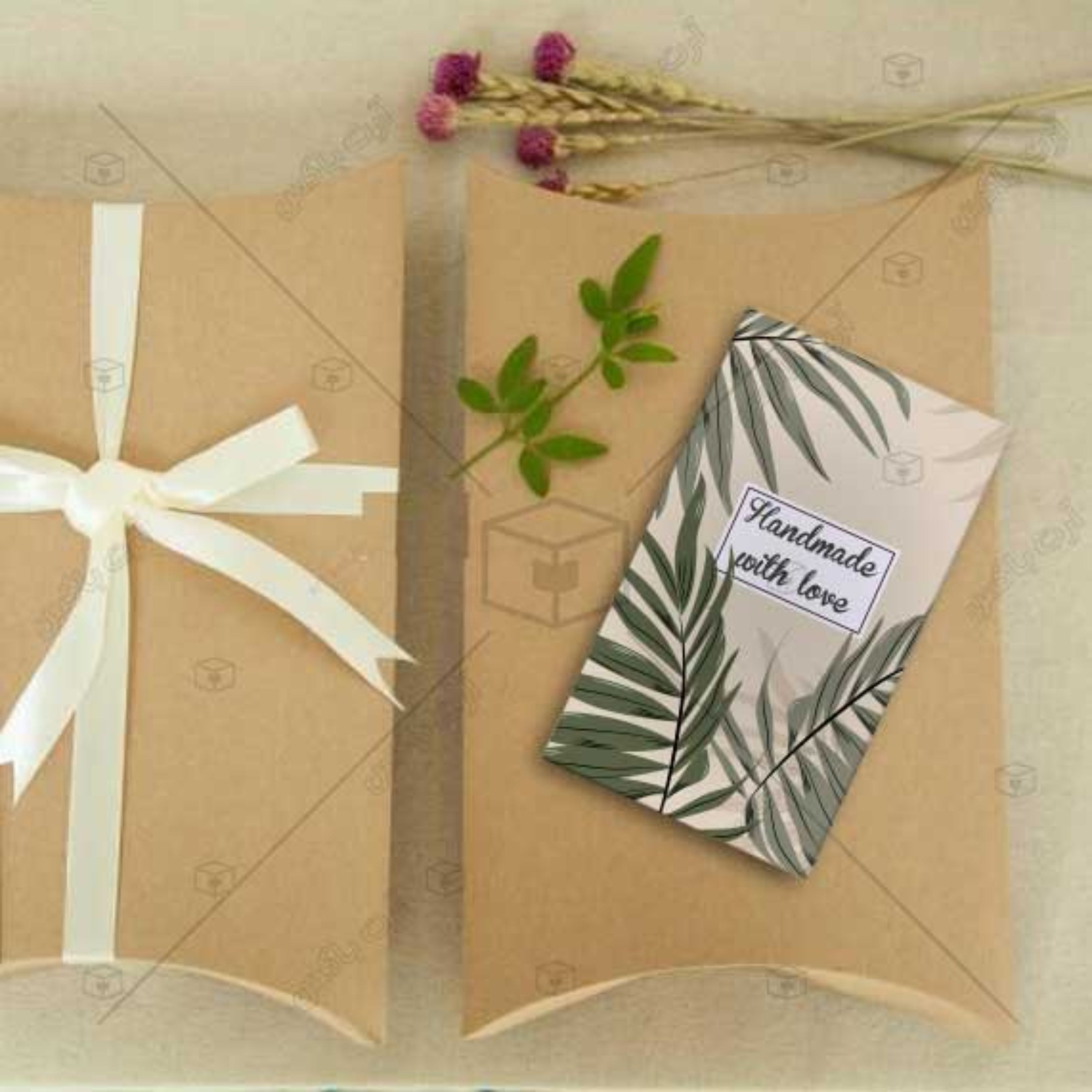 پک 50 عددی تگ محصول با نوشته HANDMADE WITH LOVE با طرح برگ سبز