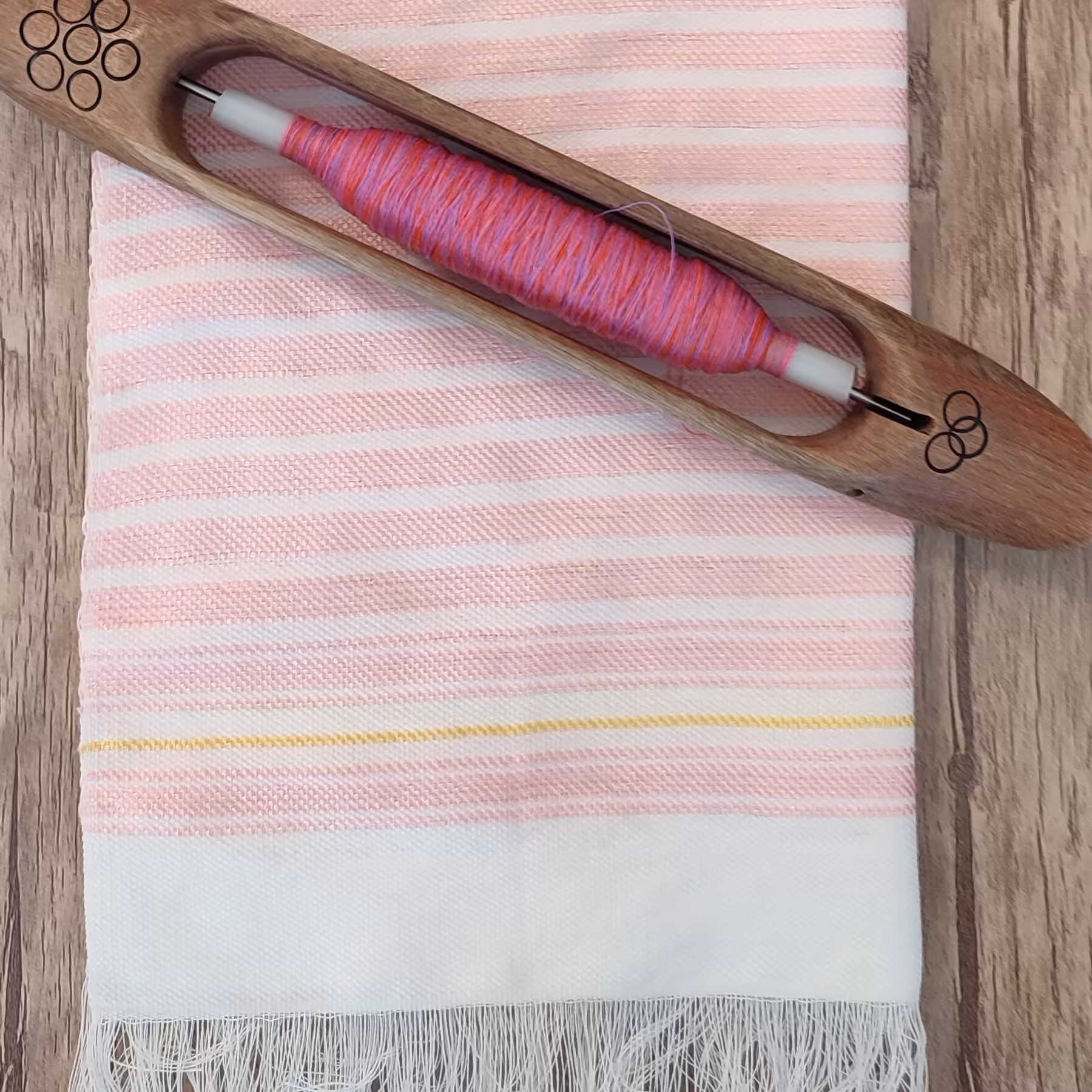 حوله نخی دستبافت طرح 6